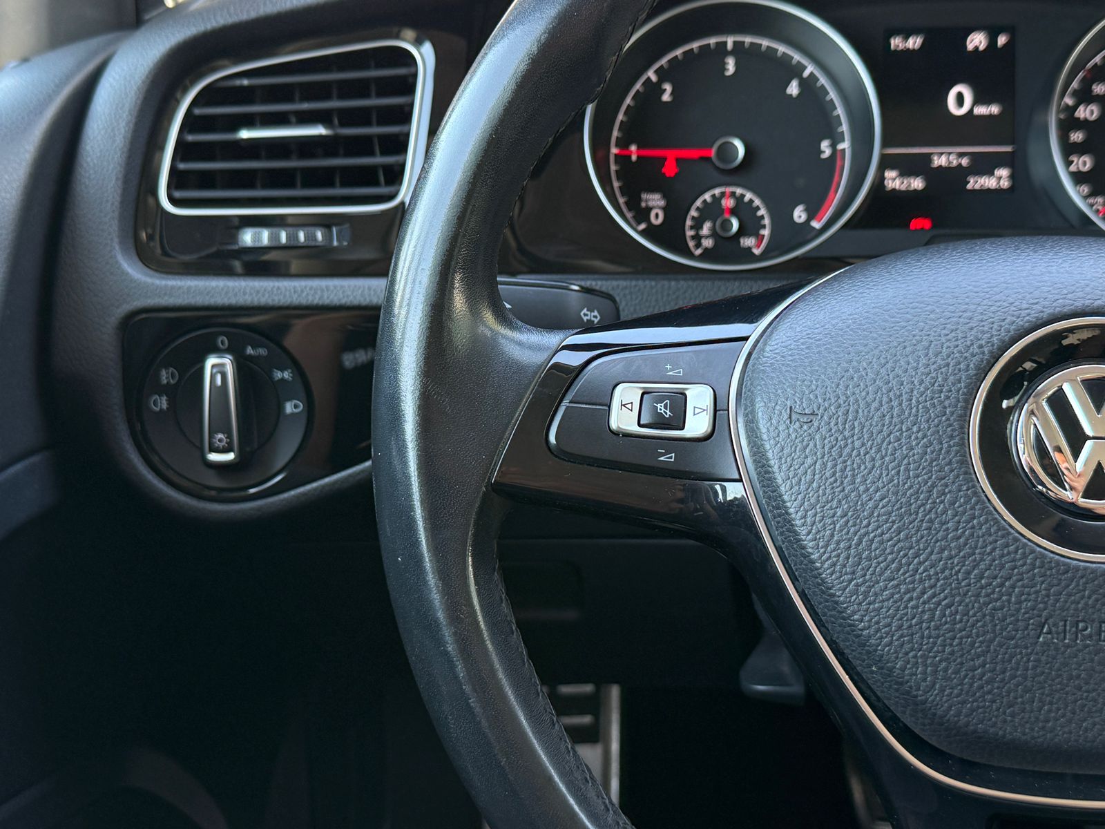 VOLKSWAGEN Golf 2017 - Imagen 14 de 20