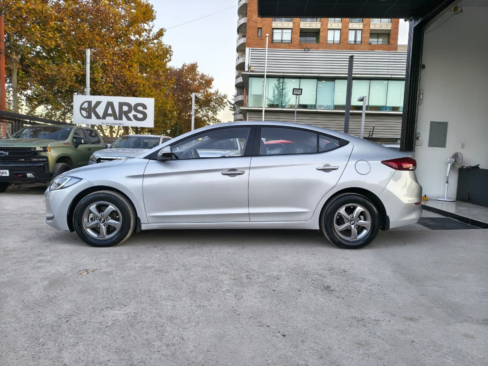 HYUNDAI Elantra 2018 - Imagen 8 de 20