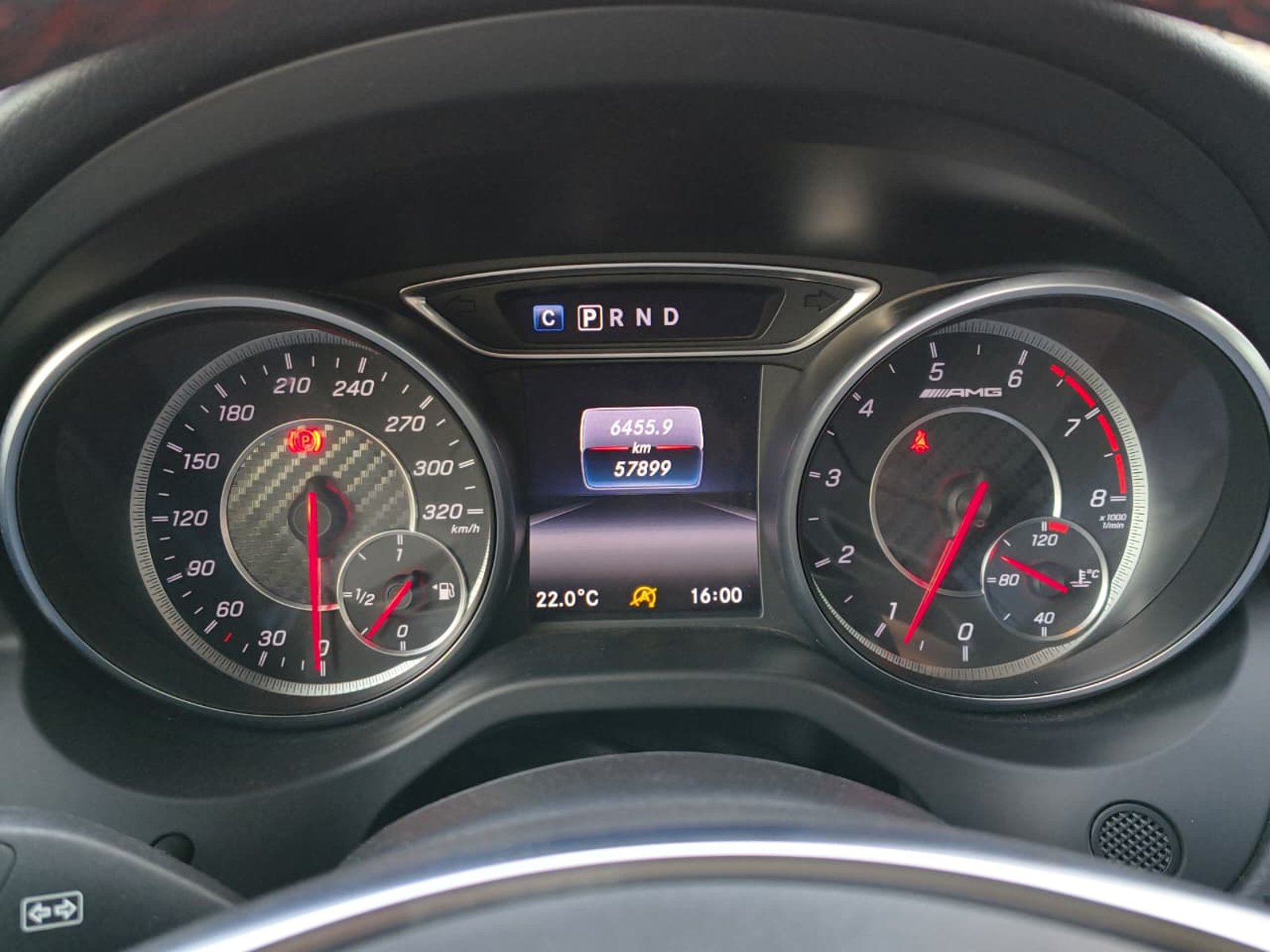 MERCEDES-BENZ A45 2018 - Imagen 11 de 20