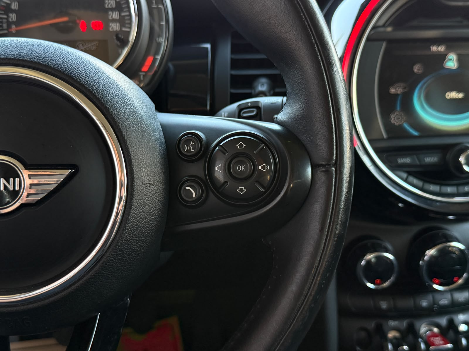 Mini Cooper 2018 - Imagen 14 de 20