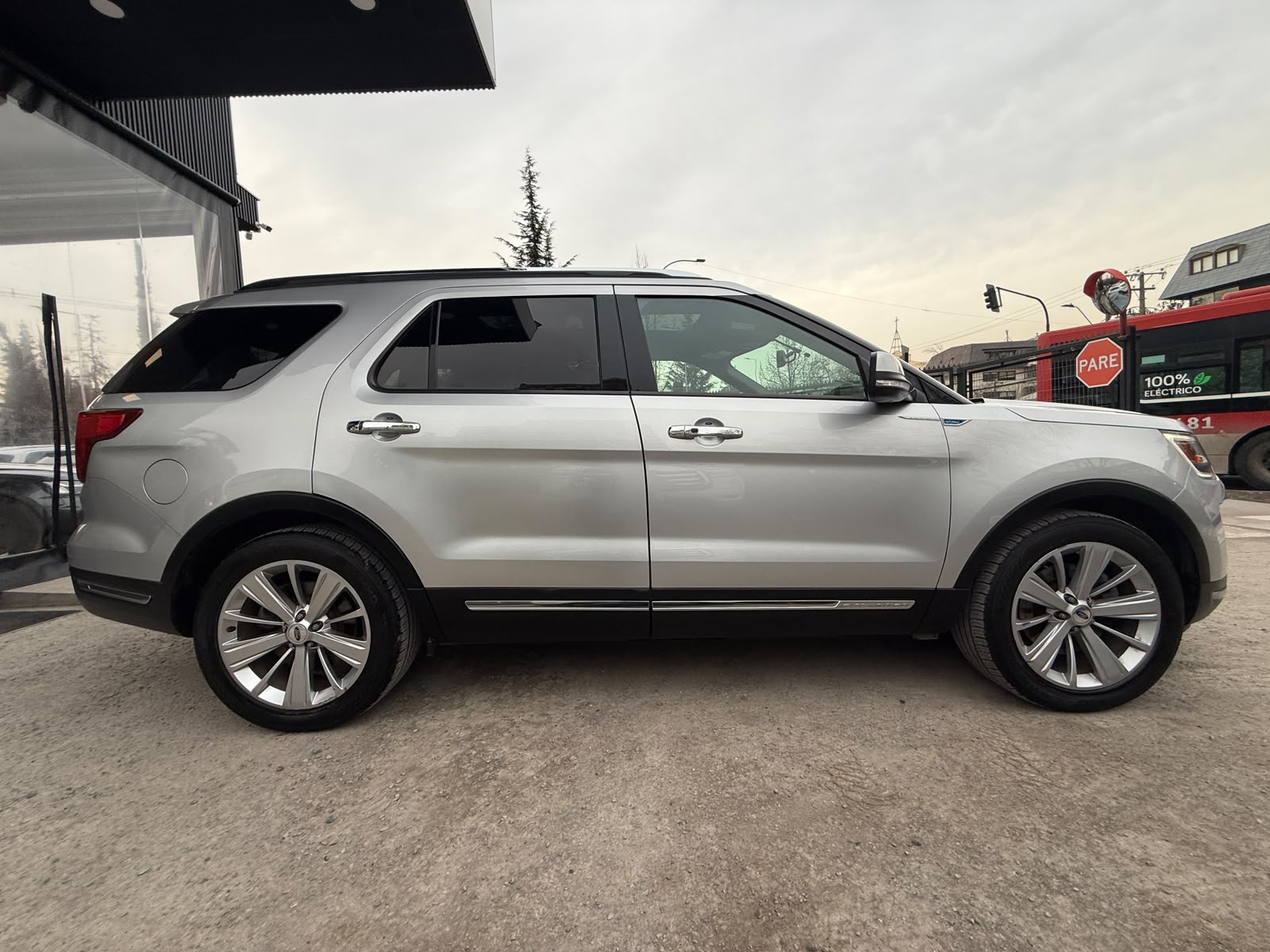 Ford Explorer 2019 - Imagen 4 de 20