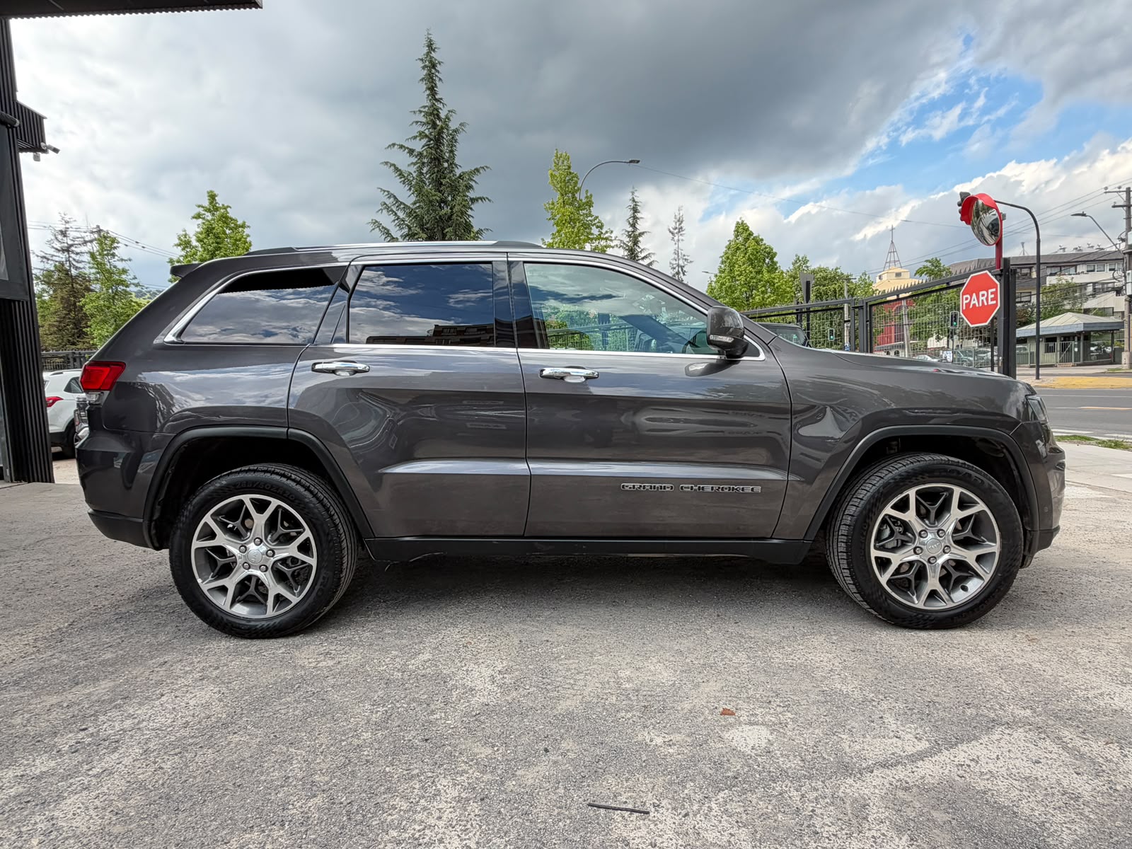 Jeep Grand Cherokee 2022 - Foto 4 de 20