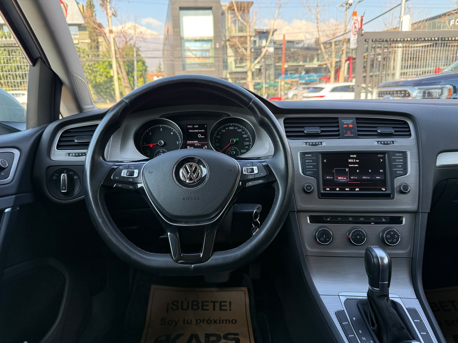 Volkswagen Golf 2017 - Imagen 13 de 20