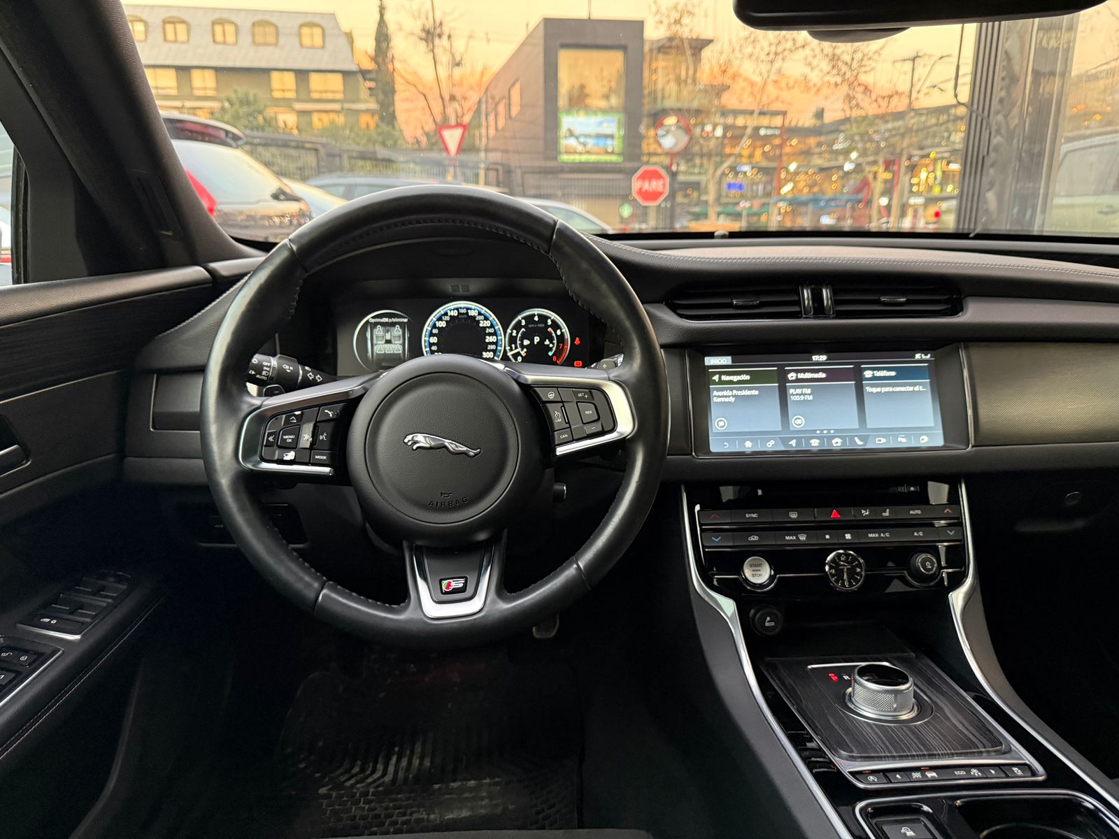 JAGUAR XF 2017 - Imagen 13 de 20