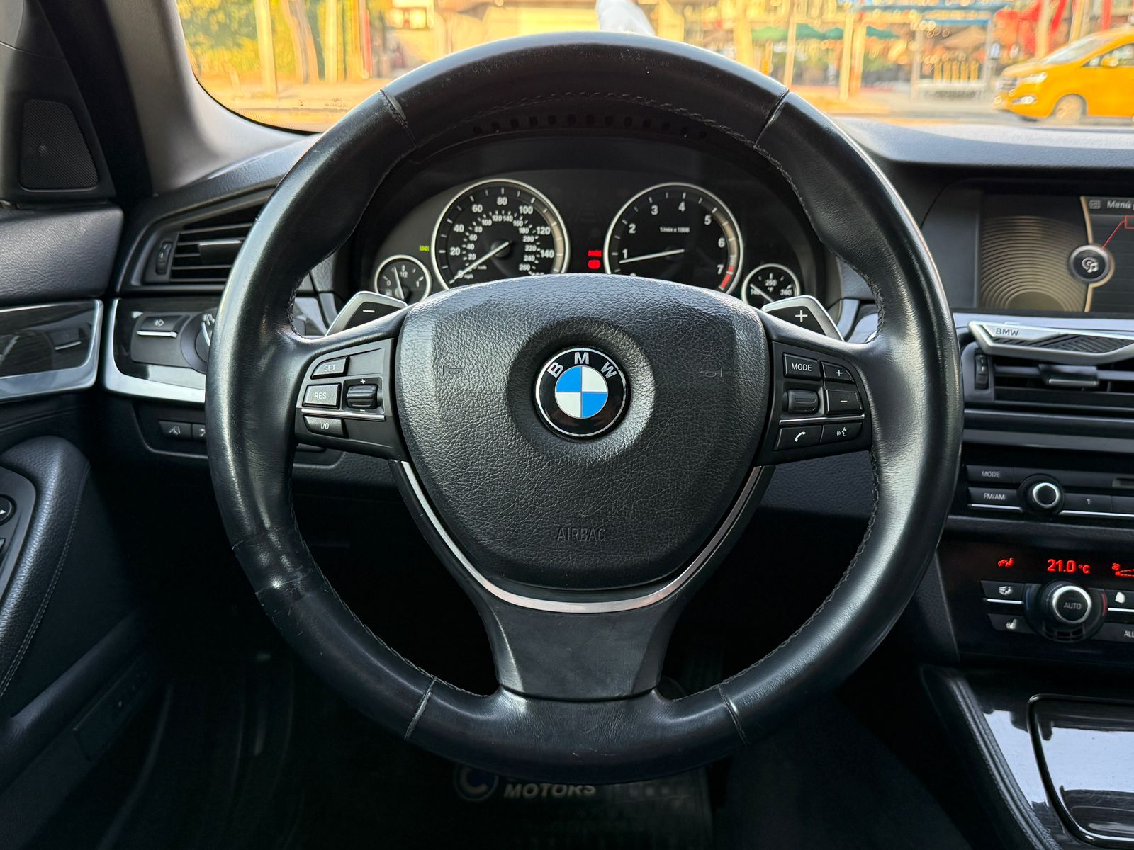 BMW 550 2012 - Imagen 13 de 20