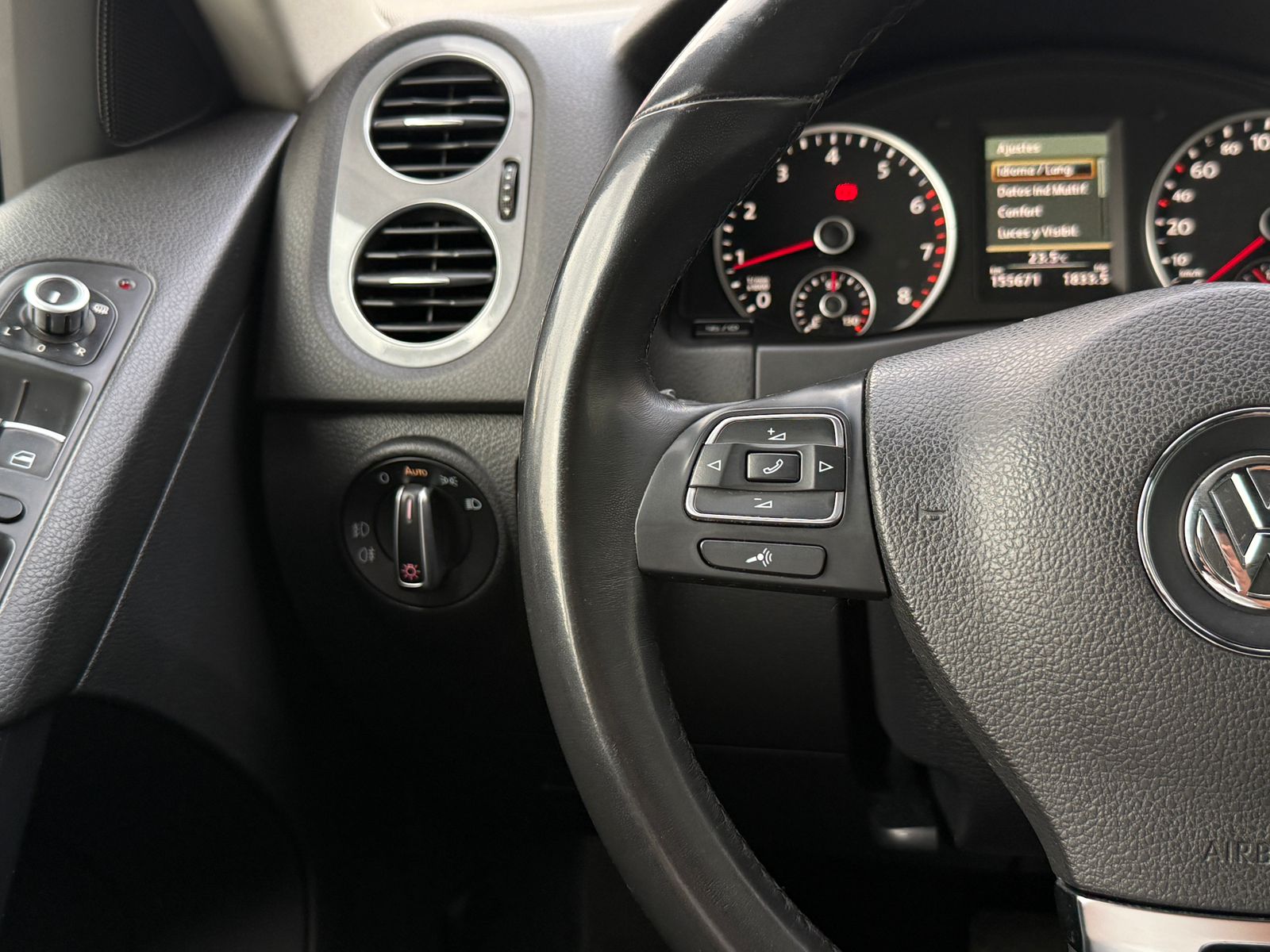 VOLKSWAGEN Tiguan 2014 - Imagen 14 de 20