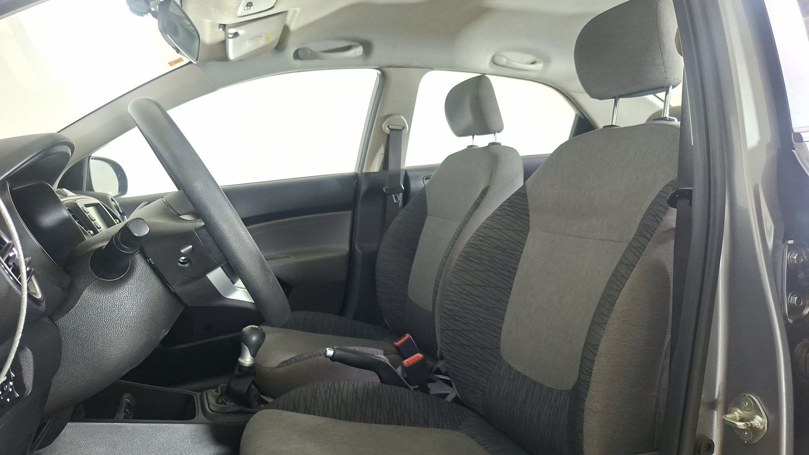 Kia Soluto 2022 - Imagen 14 de 17