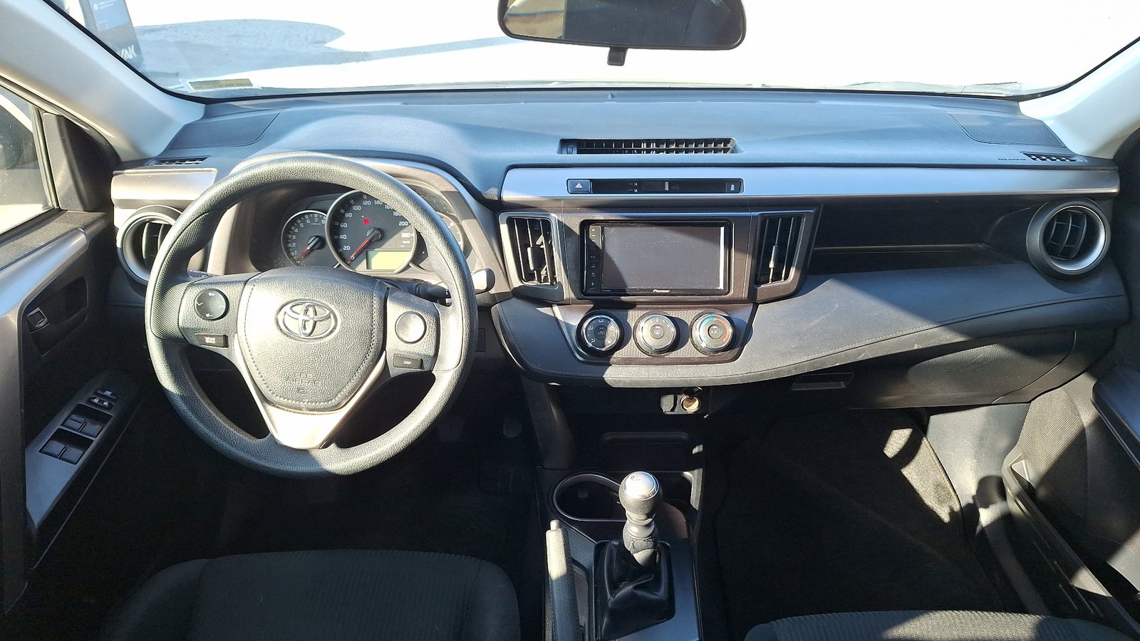 Toyota RAV4 2017 - Imagen 6 de 15