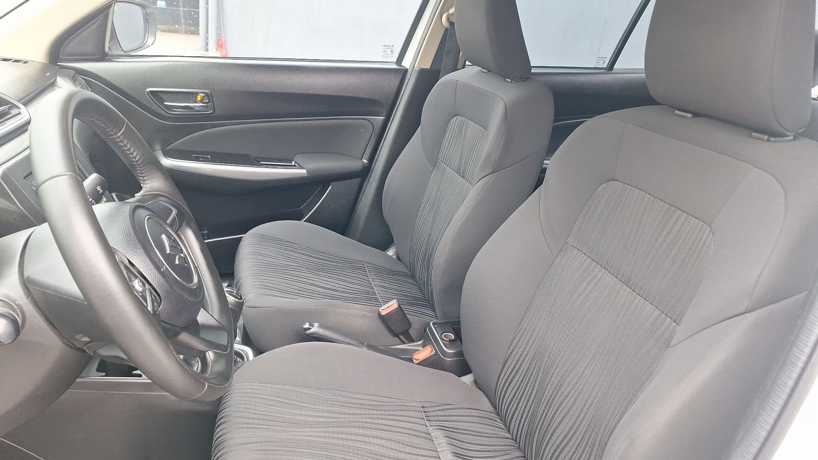 Suzuki Dzire 2022 - Imagen 14 de 15