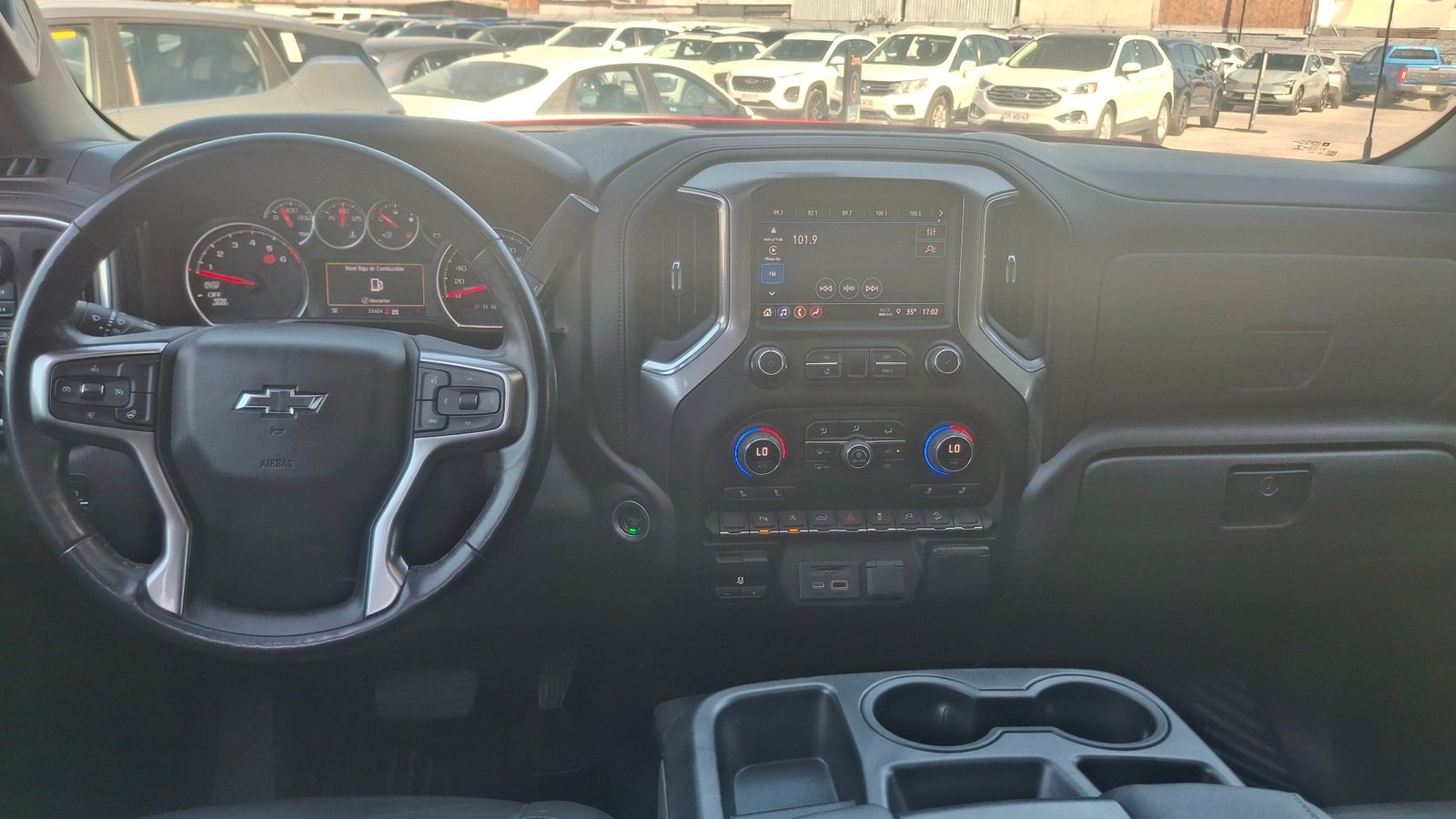 Chevrolet Silverado 2022 - Imagen 8 de 18