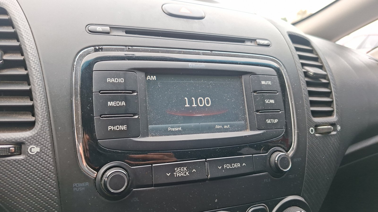 Kia Cerato 2018 - Imagen 10 de 15
