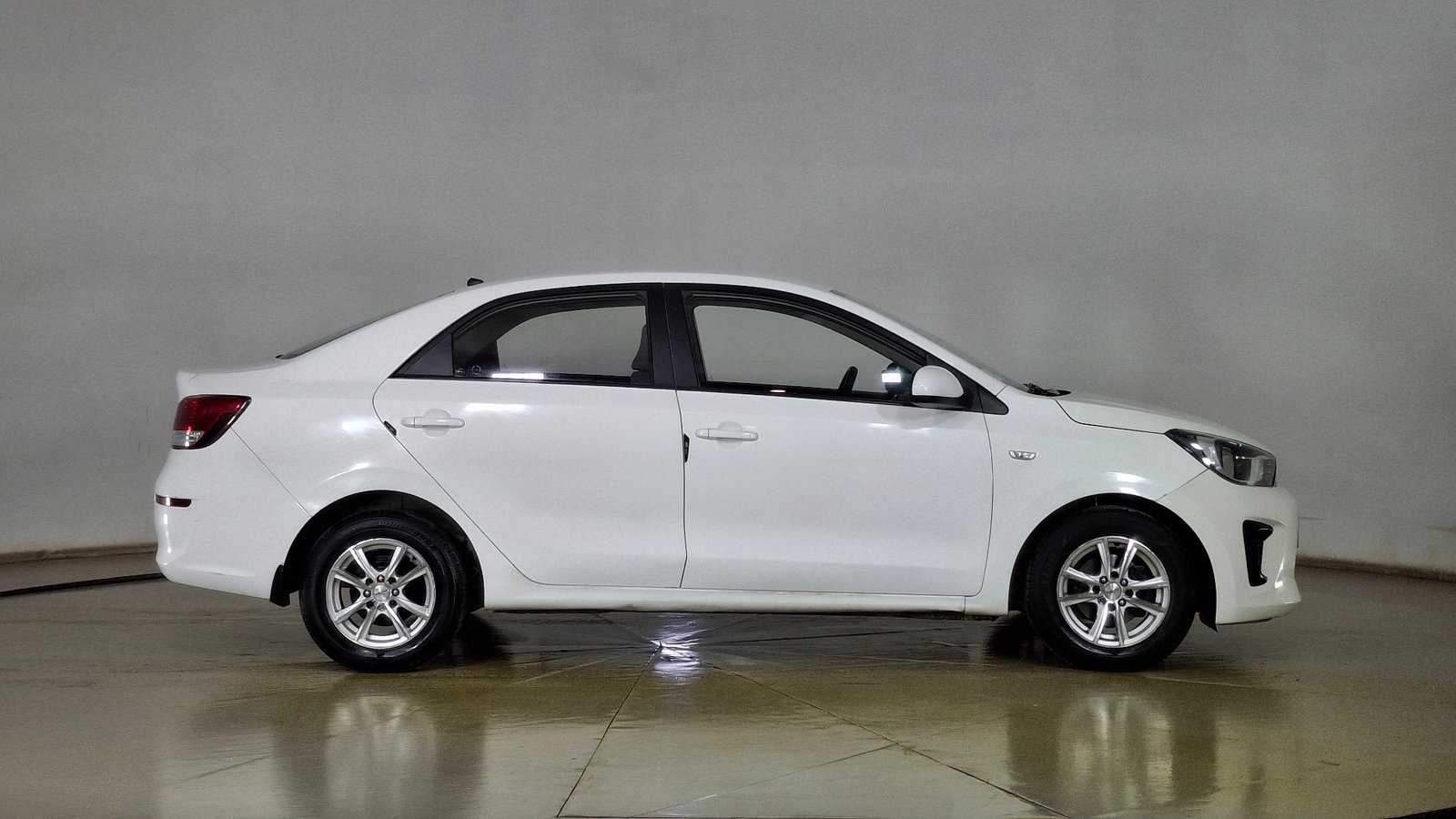 Kia Soluto 2021 - Imagen 4 de 16