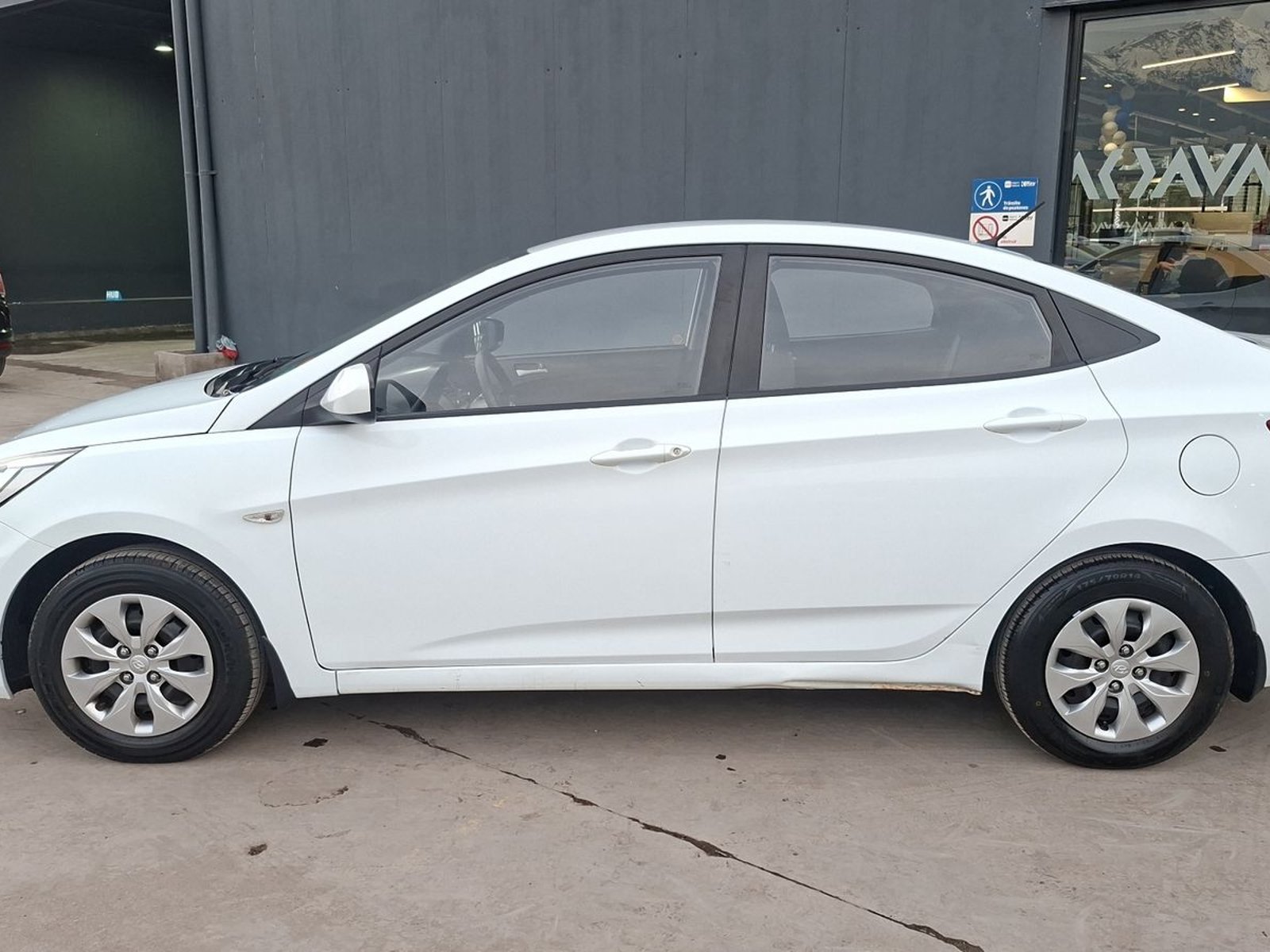 Hyundai Accent 2017 - Foto 2 de 15