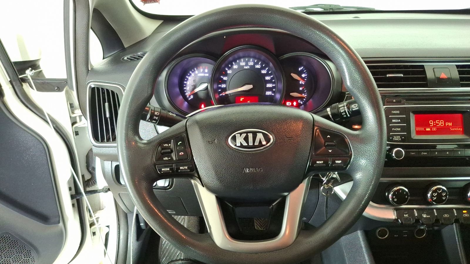 Kia RIO 4 2017 - Imagen 8 de 15