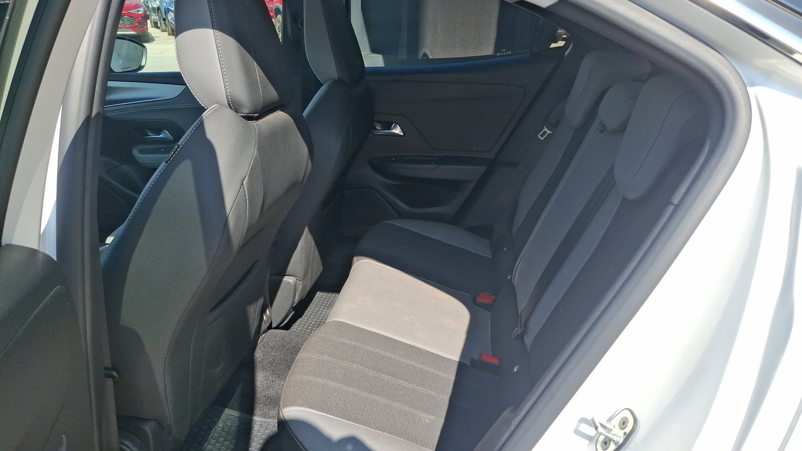 Opel Mokka 2025 - Imagen 14 de 16