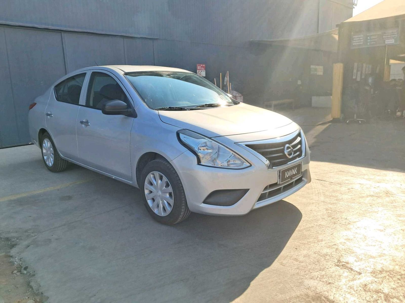 Nissan Versa 2021 - Imagen 3 de 4