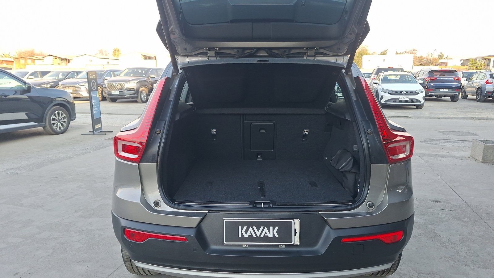 Volvo XC40 2022 - Foto 4 de 16