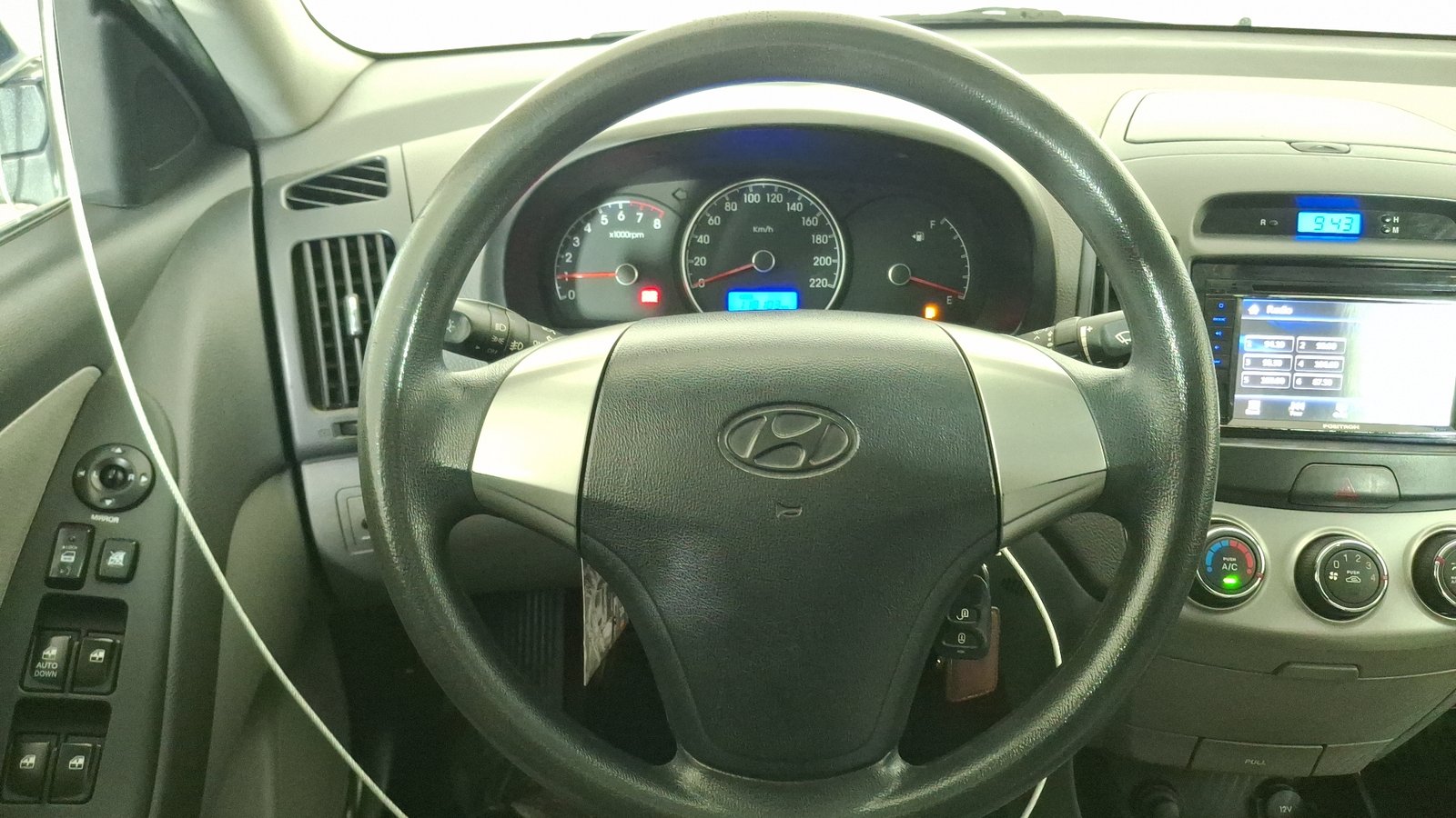Hyundai Elantra 2011 - Imagen 8 de 15