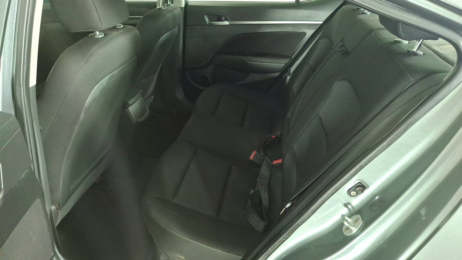 Hyundai Elantra 2016 - Imagen 13 de 15