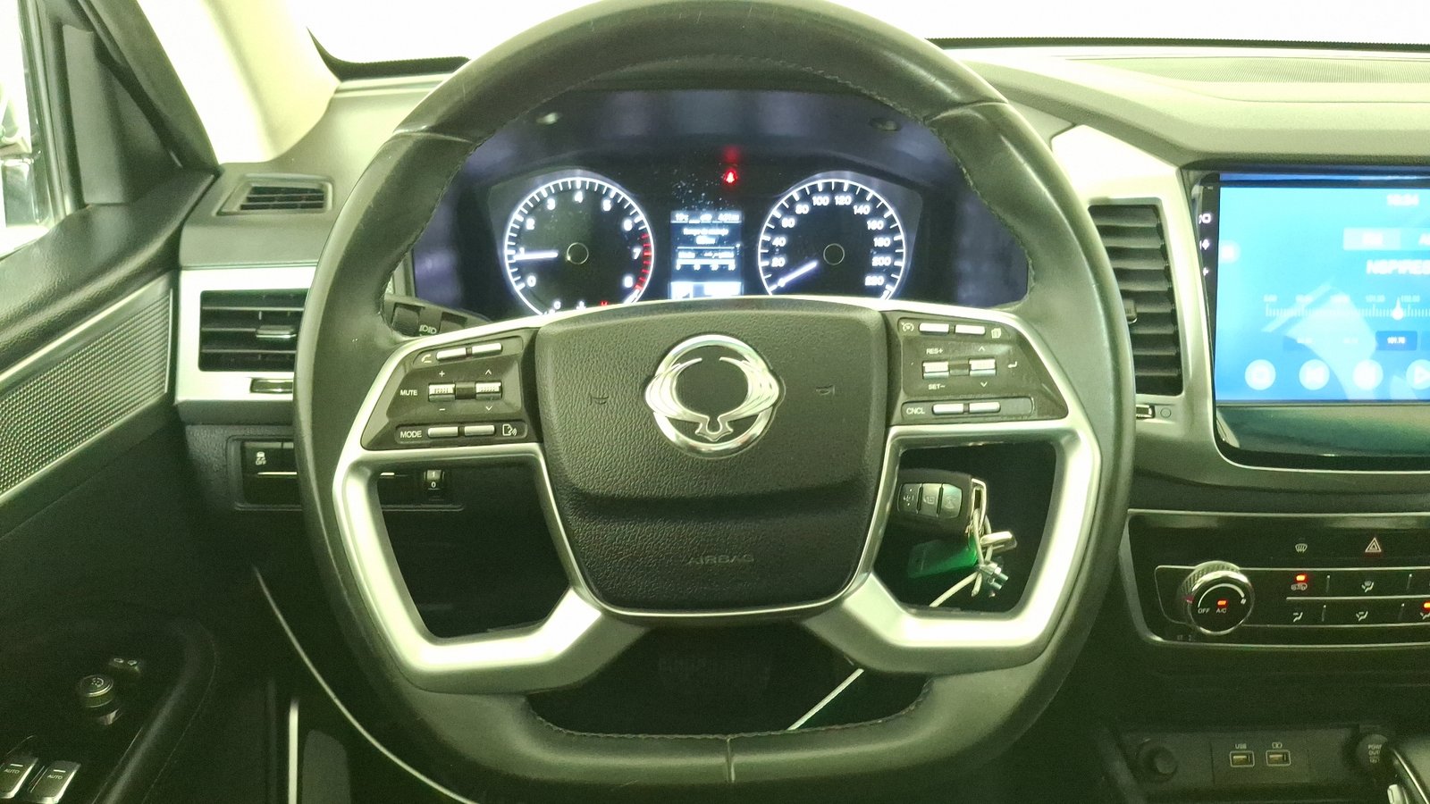 SsangYong Rexton 2023 - Imagen 8 de 16