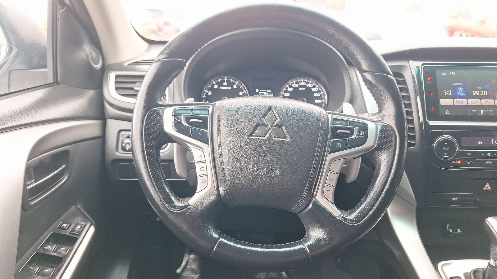 Mitsubishi Montero Sport 2017 - Imagen 8 de 15
