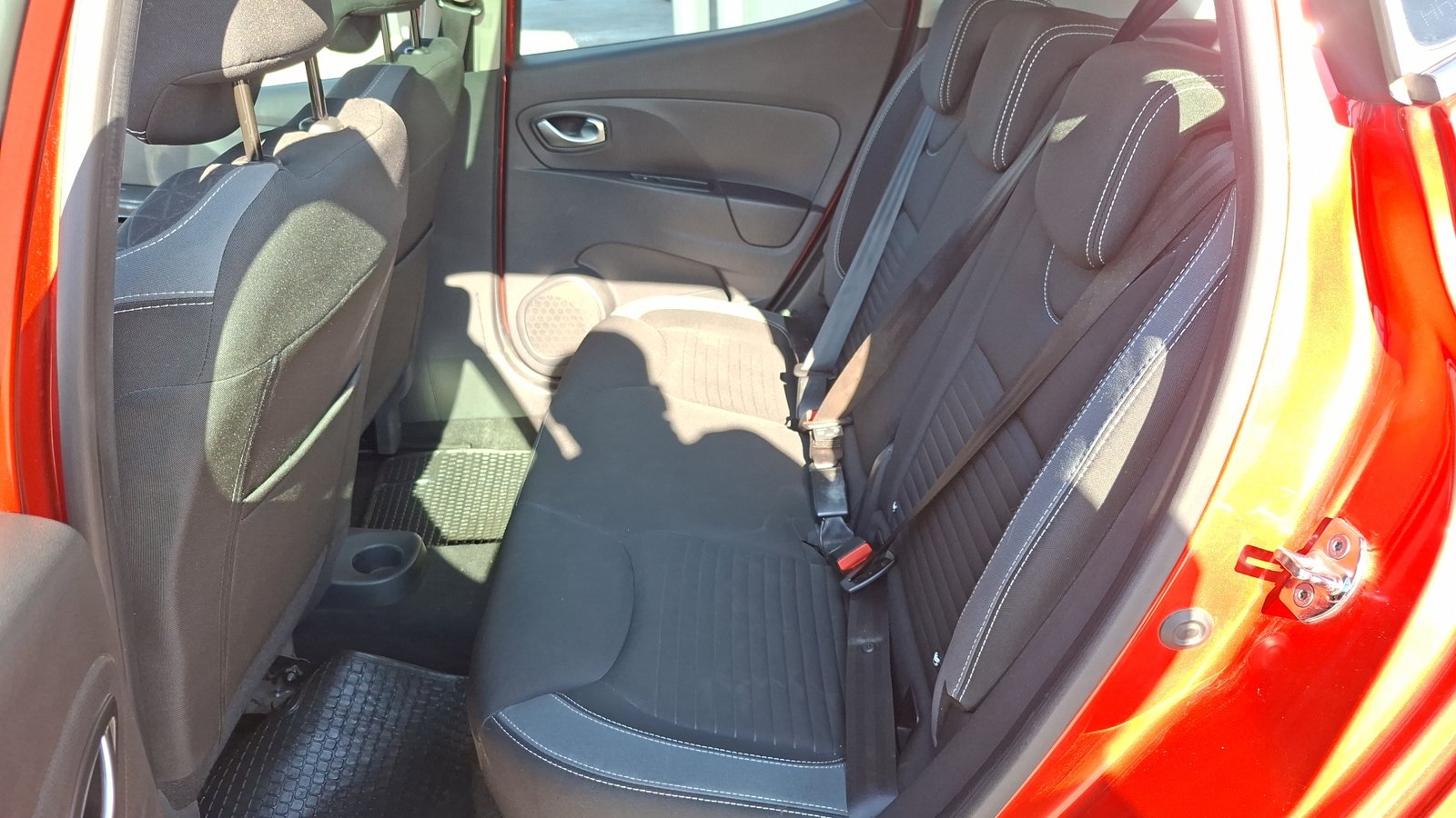 Renault Clio 2016 - Imagen 15 de 16