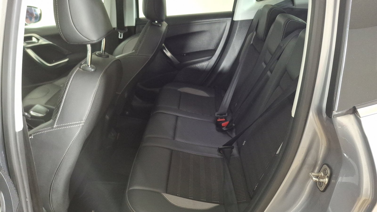 Peugeot 2008 2018 - Imagen 15 de 17