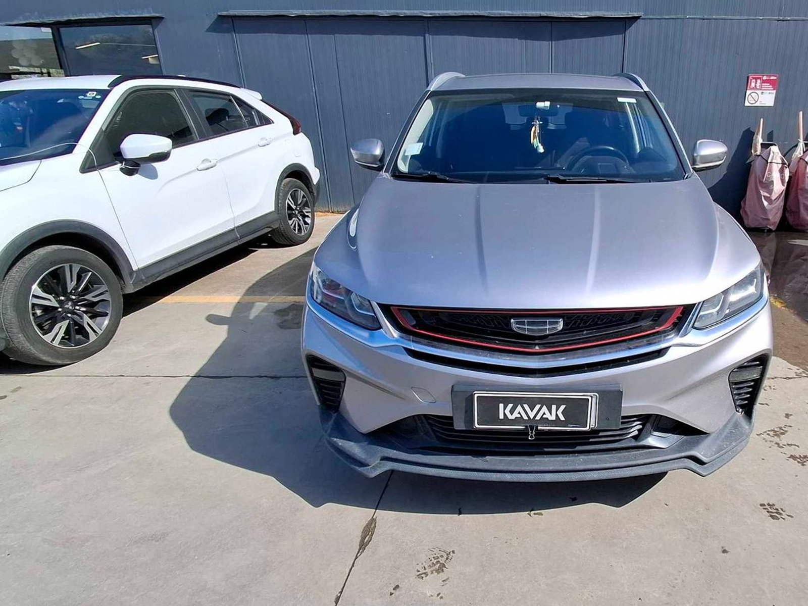 Geely Coolray 2022 - Foto 2 de 4