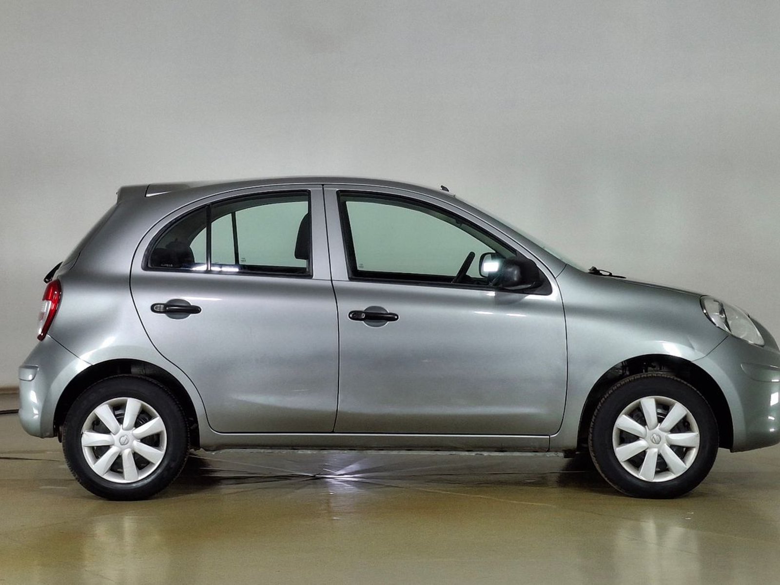 Nissan March 2015 - Foto 4 de 15
