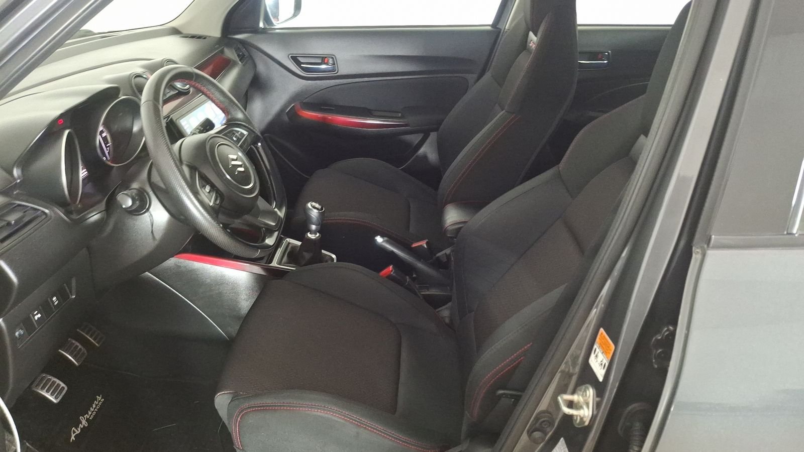 Suzuki Swift 2023 - Imagen 13 de 16