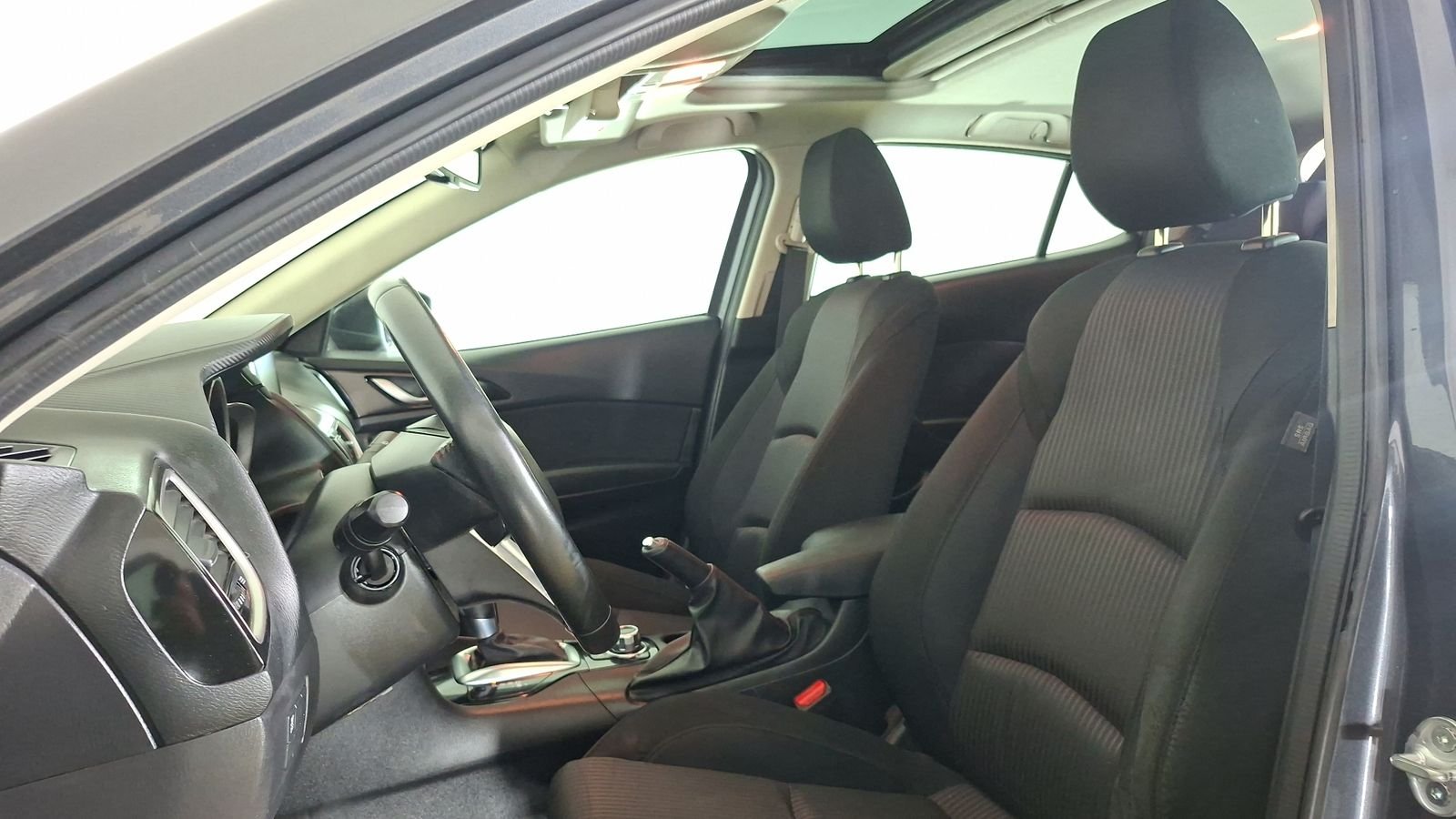 Mazda Mazda 3 2016 - Imagen 15 de 18