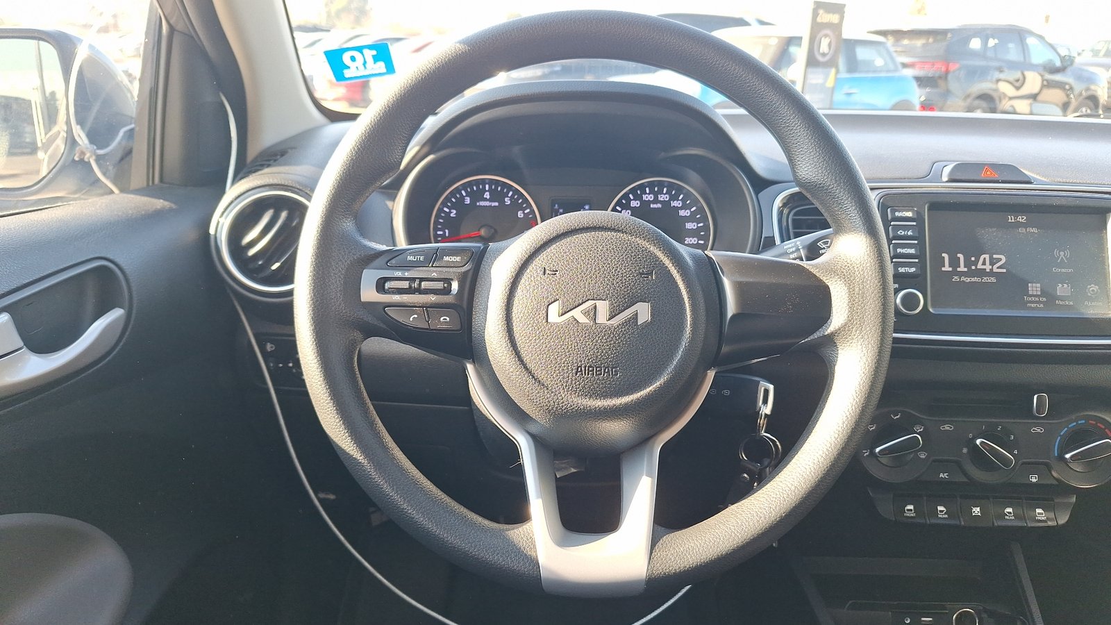 Kia Soluto 2024 - Imagen 8 de 16