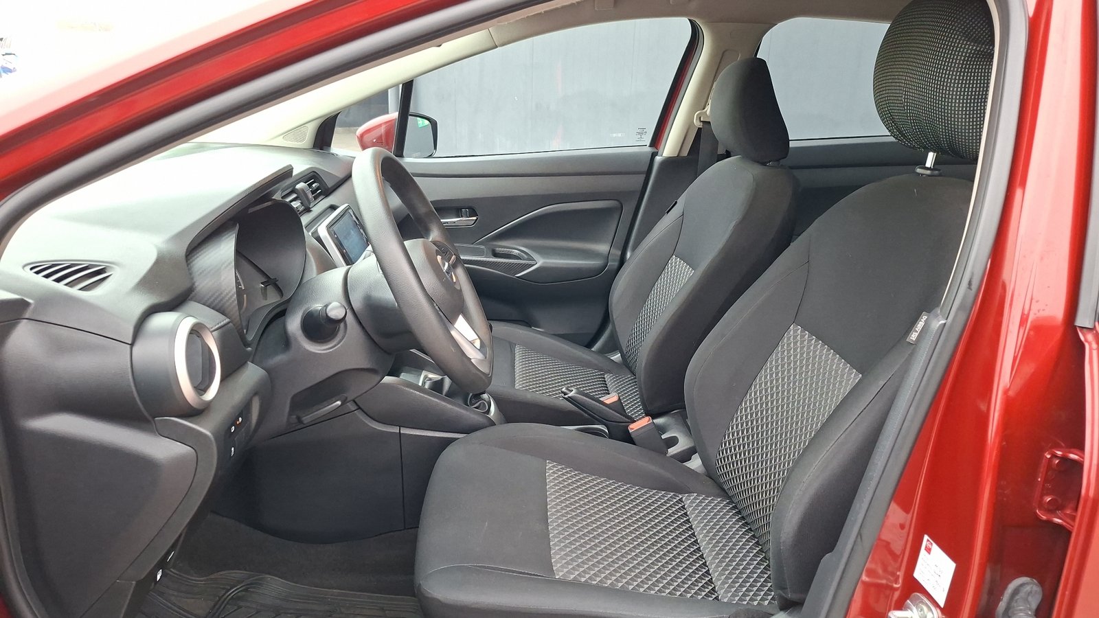 Nissan Versa 2022 - Imagen 12 de 14