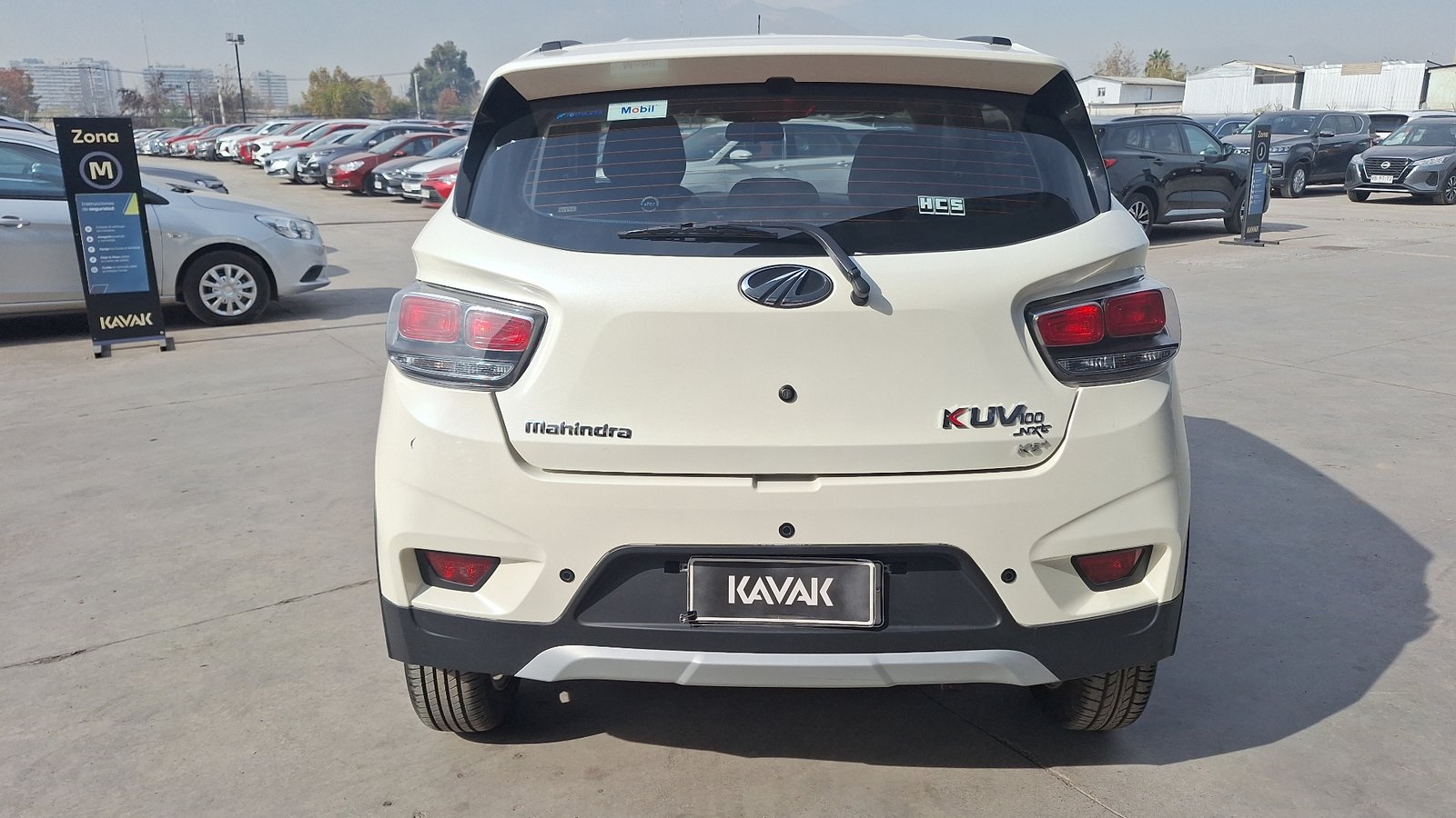 Mahindra Kuv 100 2022 - Imagen 3 de 14
