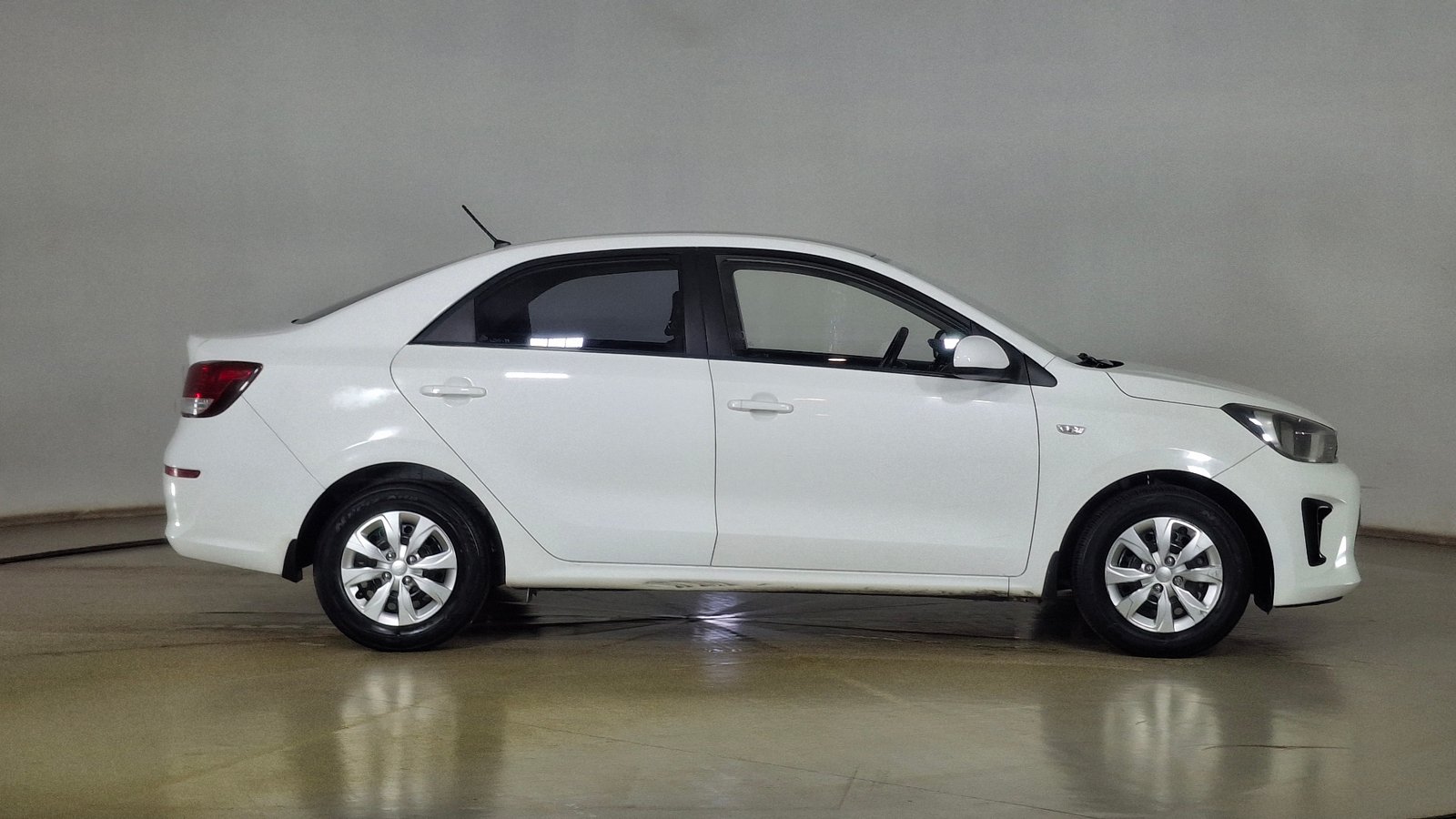Kia Soluto 2020 - Foto 4 de 16