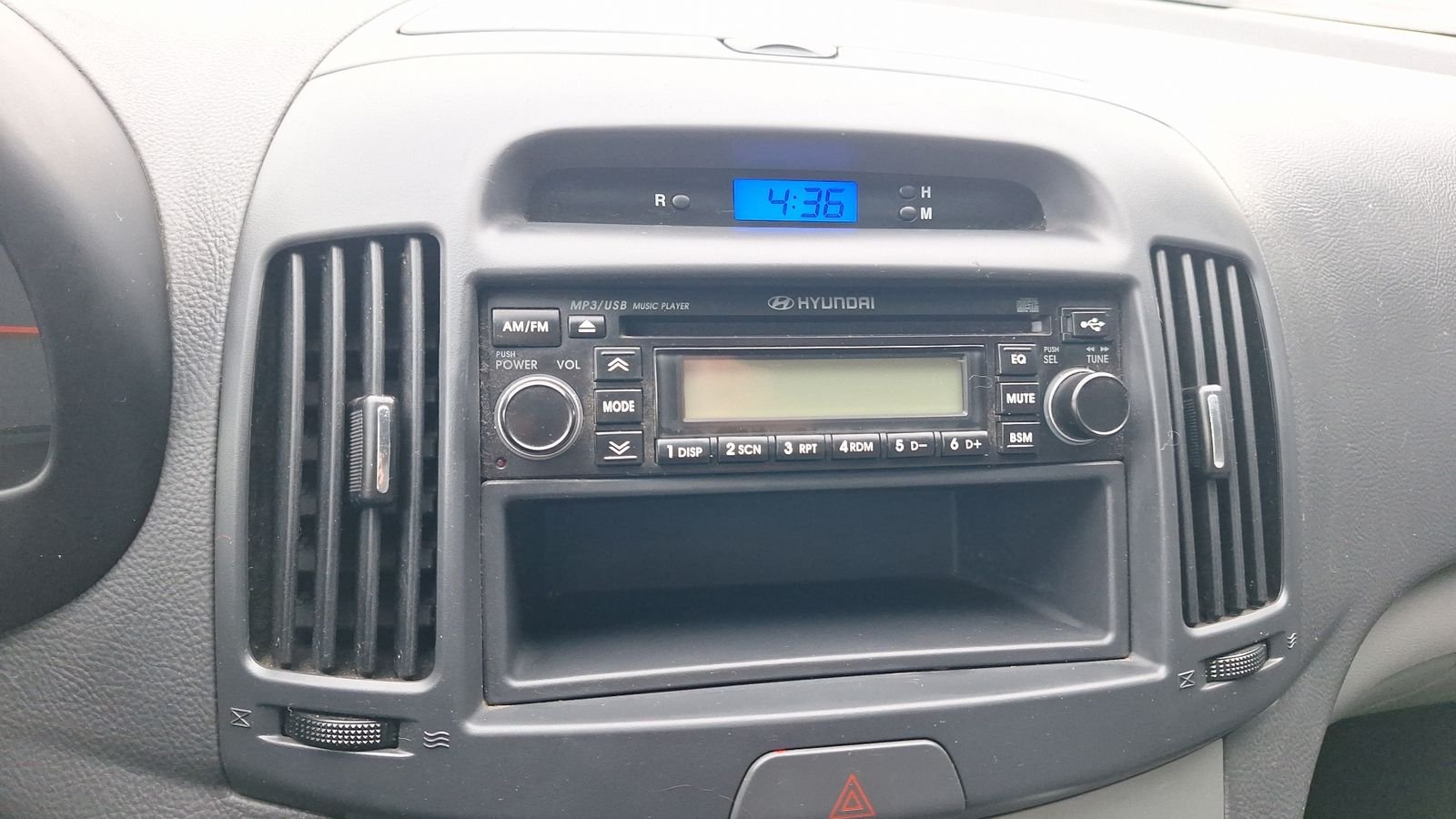 Hyundai Elantra 2011 - Imagen 10 de 14