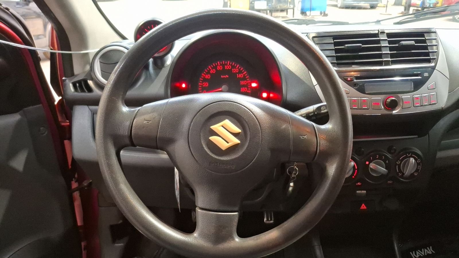 Suzuki Celerio 2014 - Imagen 8 de 15