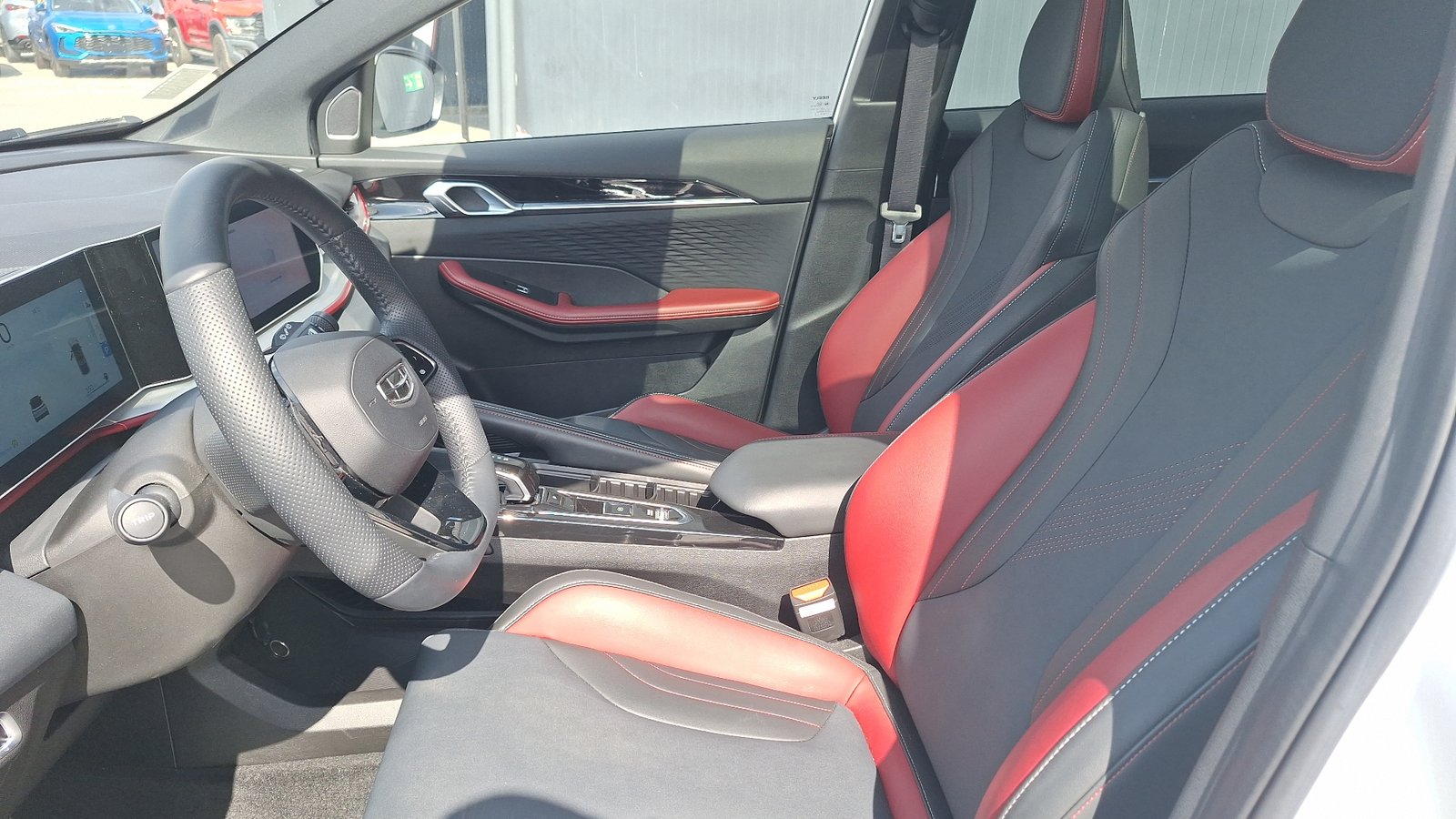 Geely Coolray 2024 - Imagen 15 de 16