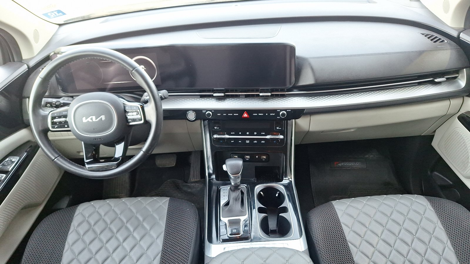 Kia Carnival 2023 - Imagen 6 de 16