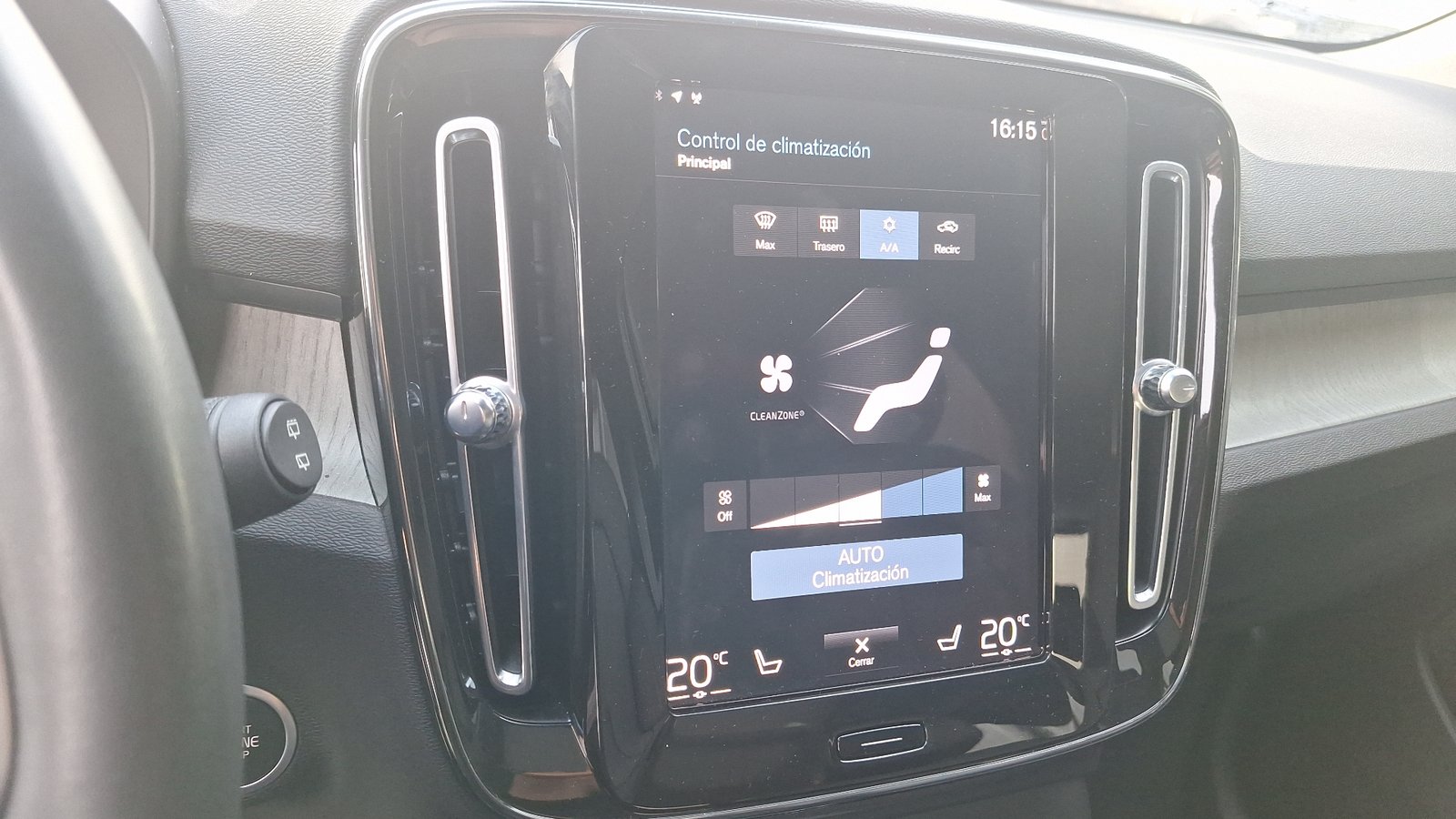 Volvo XC40 2022 - Imagen 16 de 16