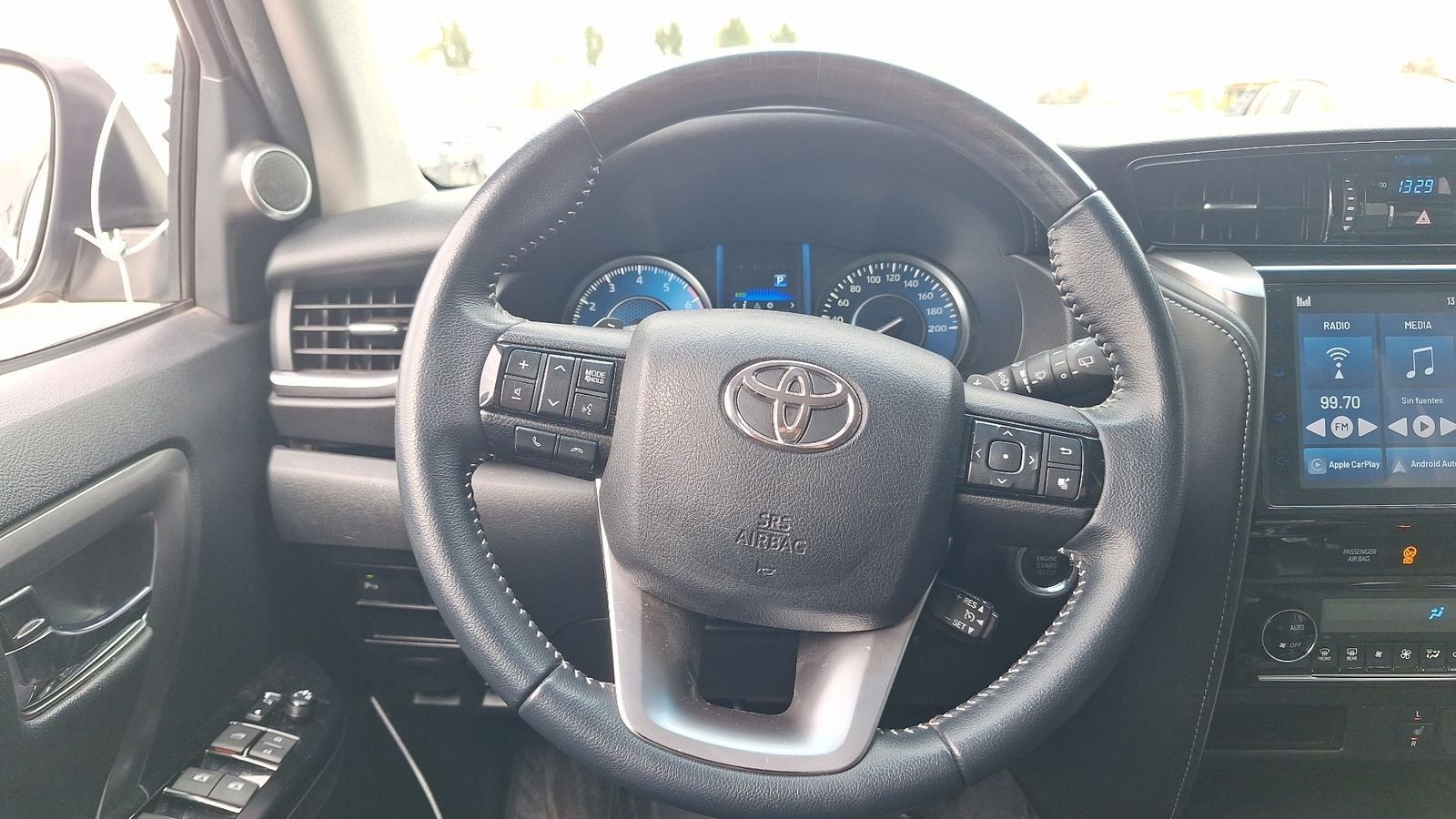 Toyota Fortuner 2023 - Imagen 8 de 16