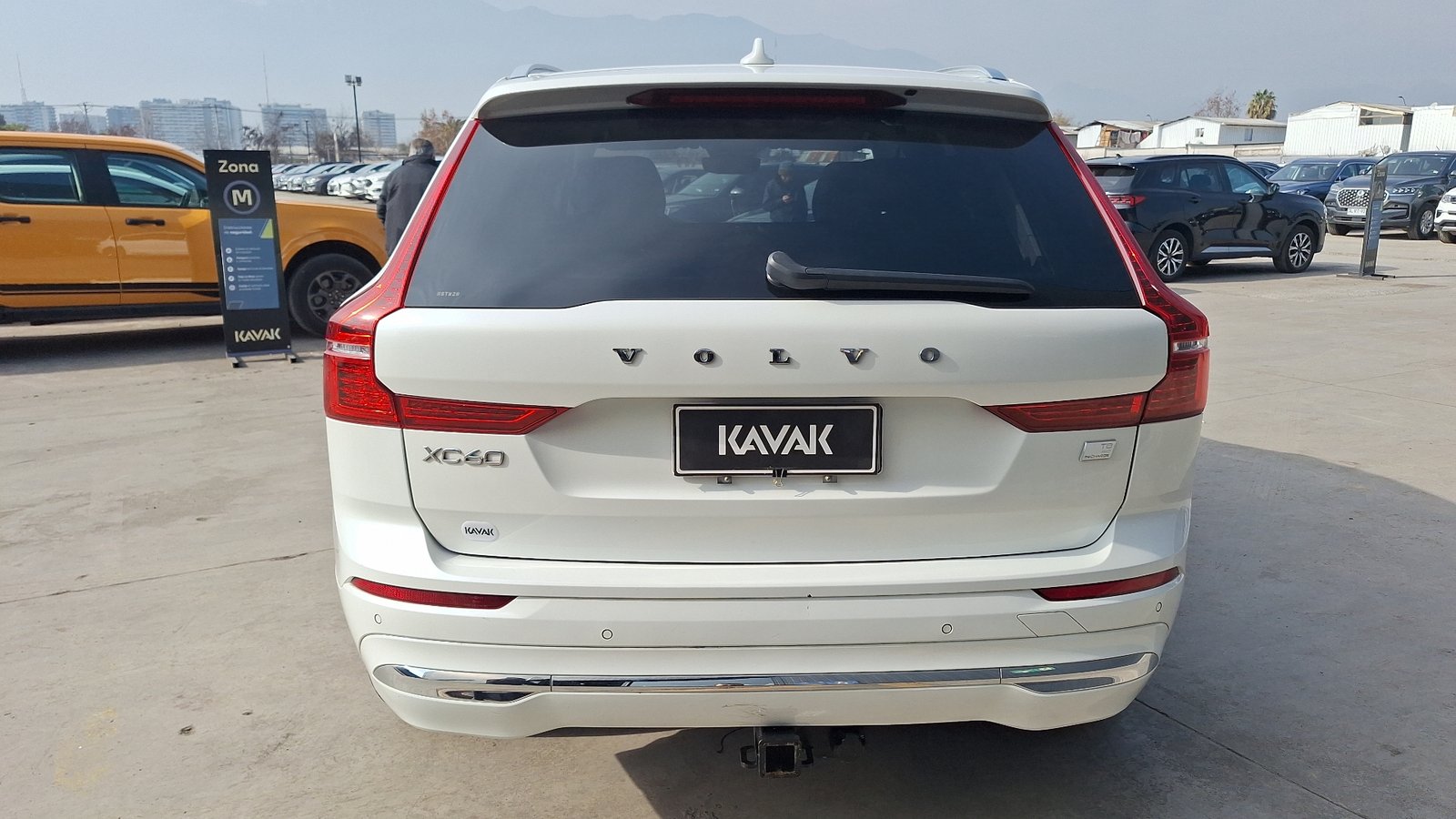 Volvo XC60 2022 - Foto 3 de 16
