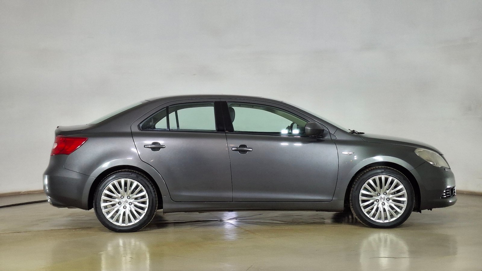 Suzuki Kizashi 2014 - Imagen 4 de 15