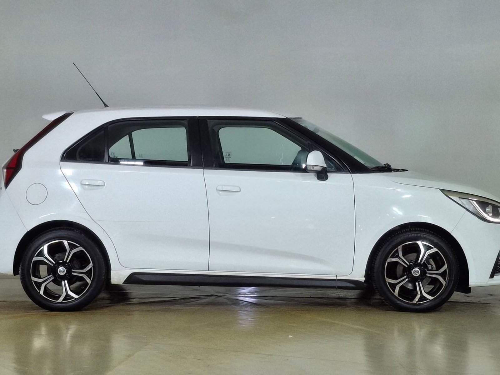 MG 3 2020 - Foto 4 de 16