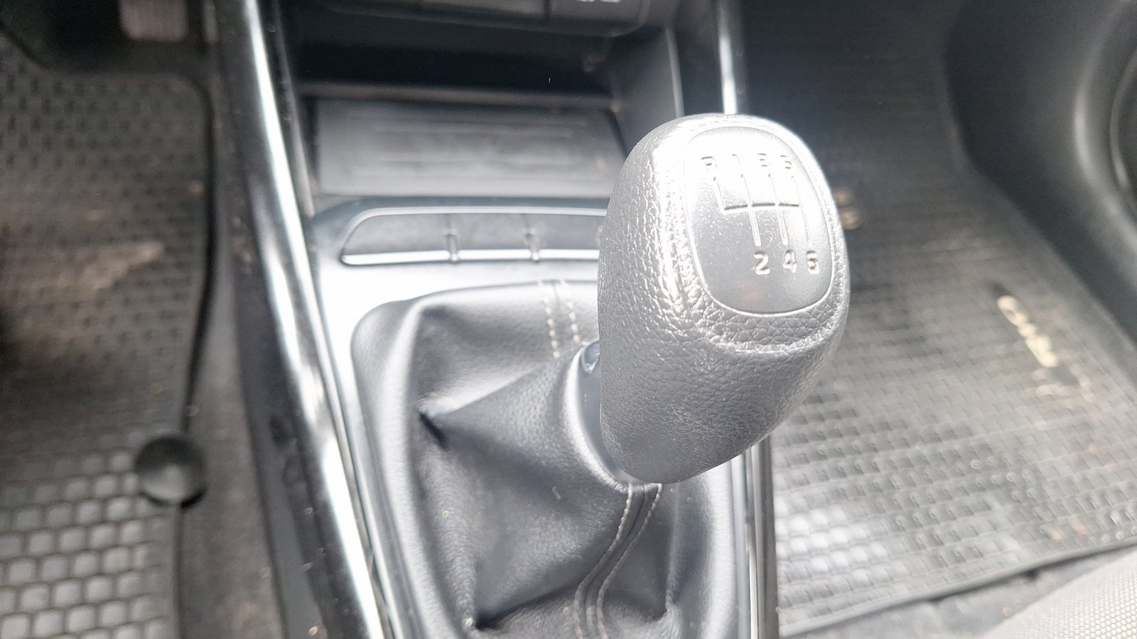 Kia RIO 5 2021 - Imagen 11 de 15