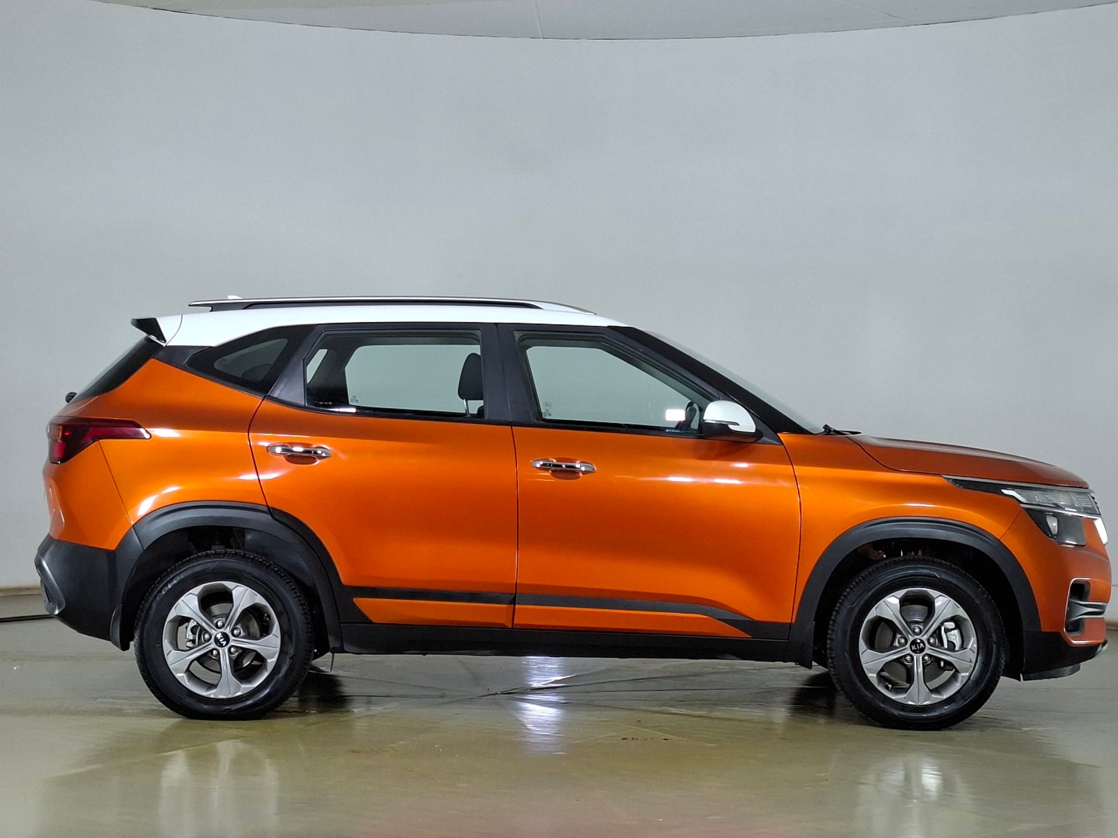 Kia Seltos 2020 - Foto 4 de 17
