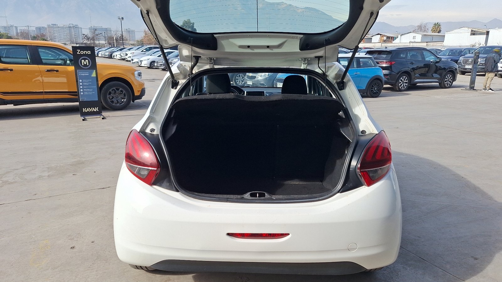 Peugeot 208 2017 - Foto 4 de 14