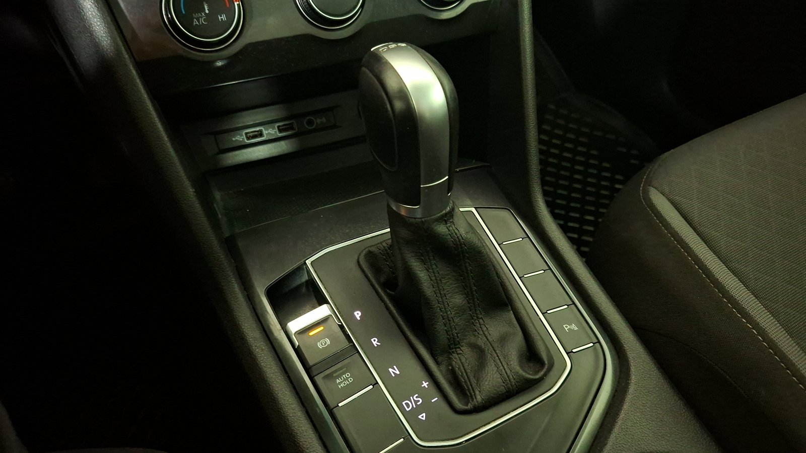 Volkswagen Tiguan 2020 - Imagen 11 de 16