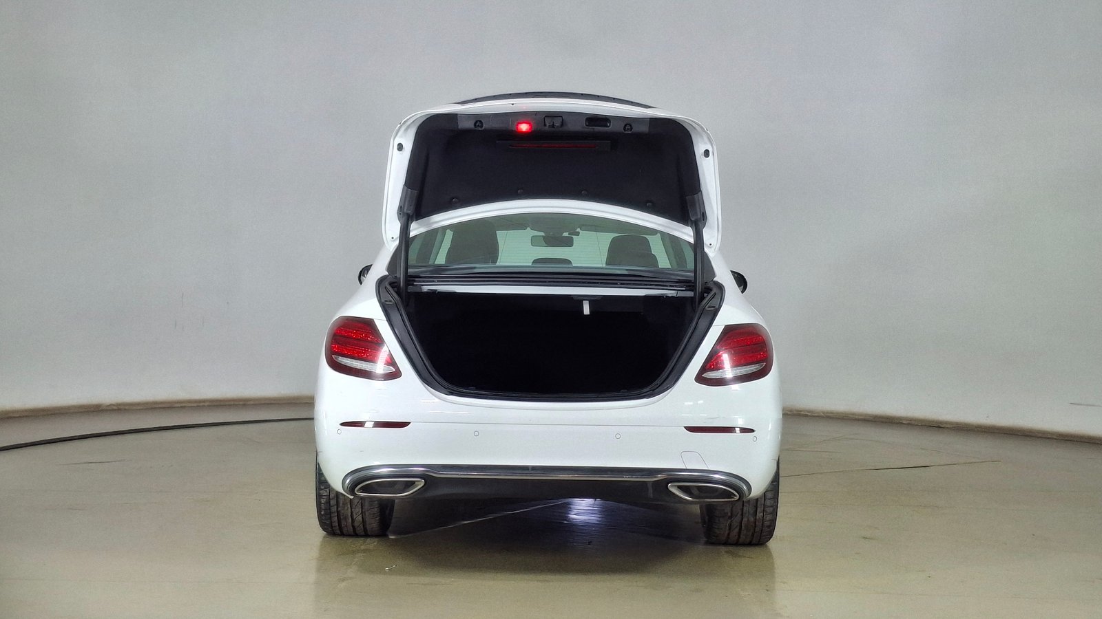 Mercedes Benz Clase E 2019 - Imagen 6 de 16