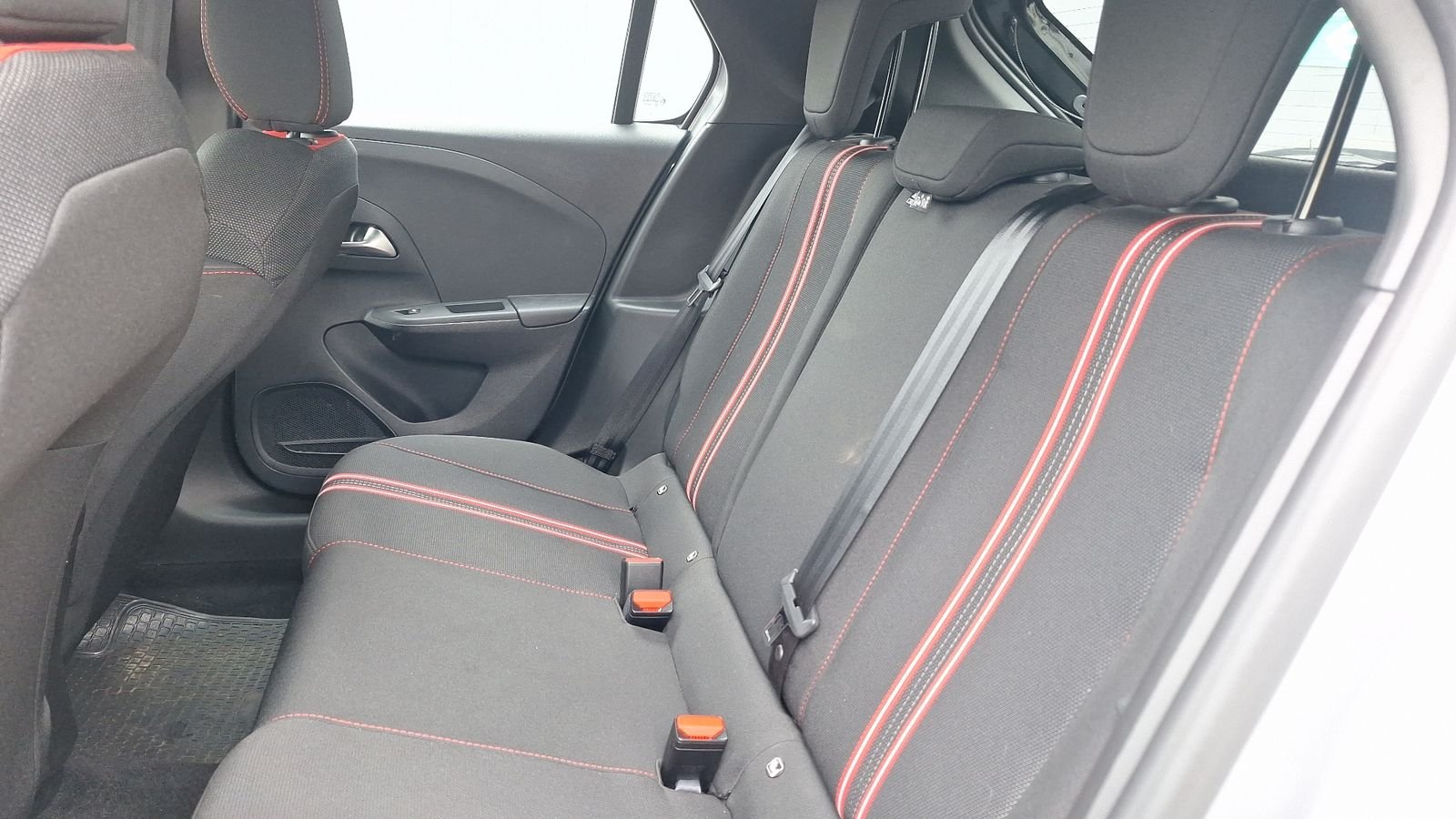Opel Corsa 2023 - Imagen 14 de 16